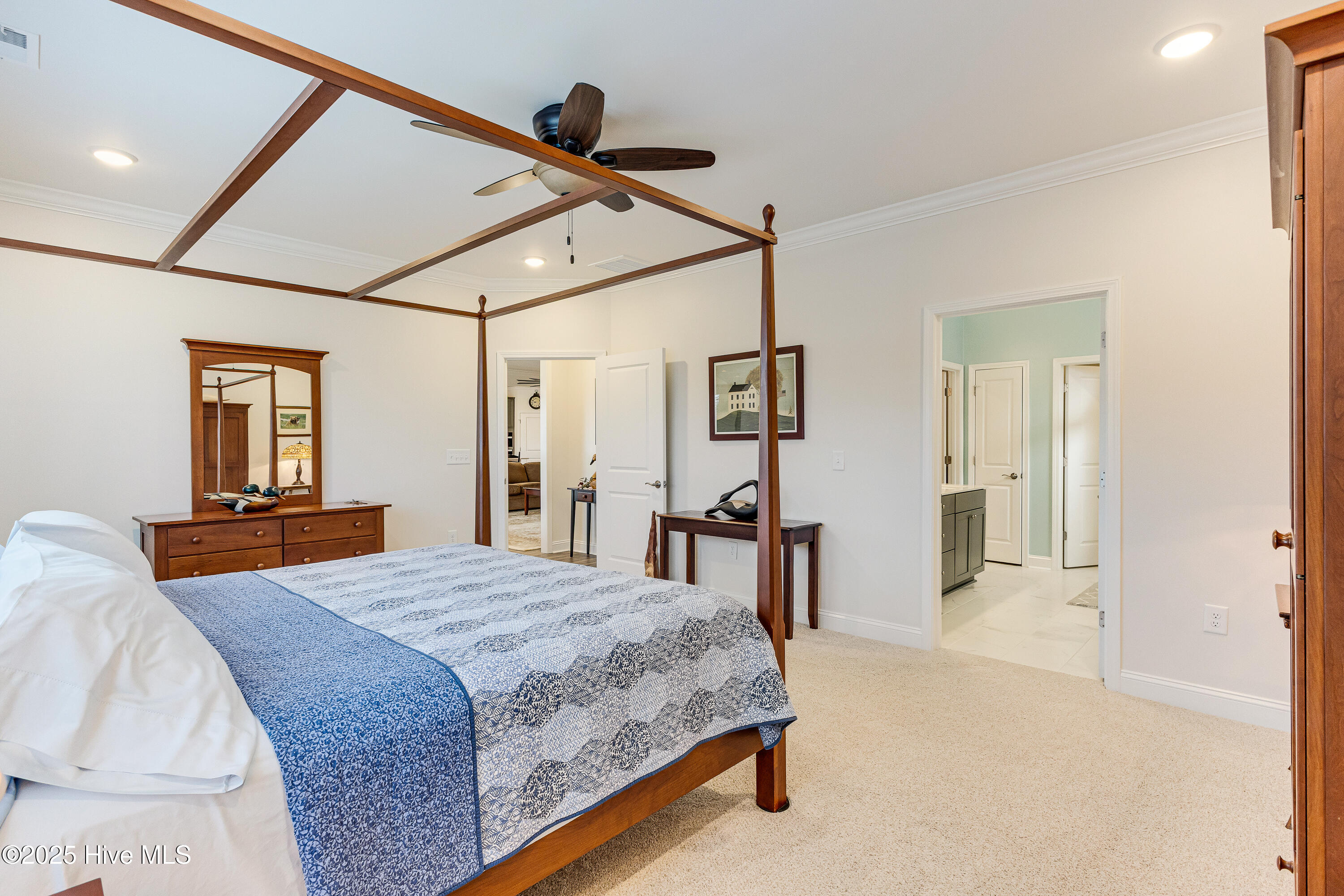 100544434 | Photo 25