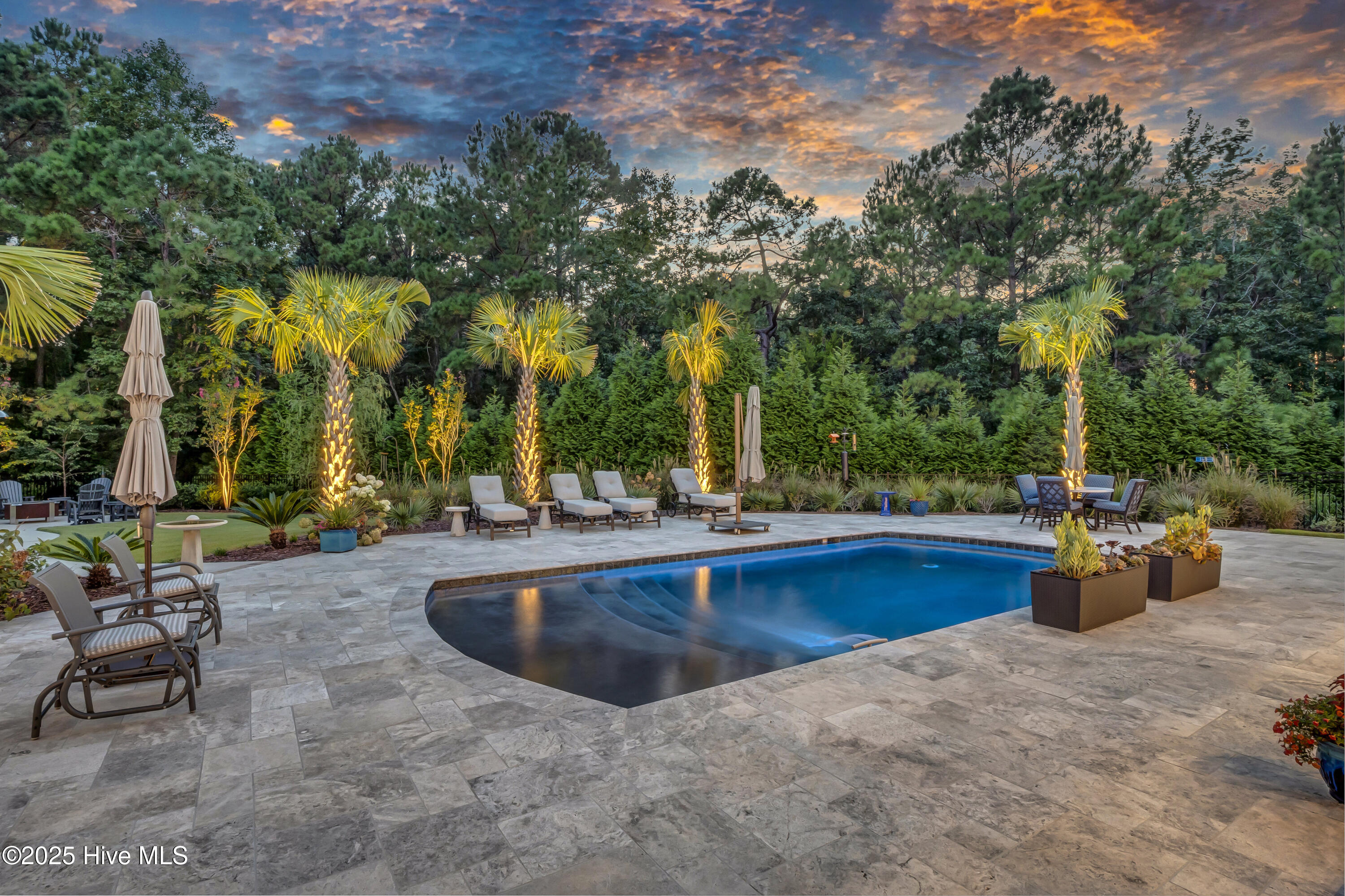 100532496 | Photo 67