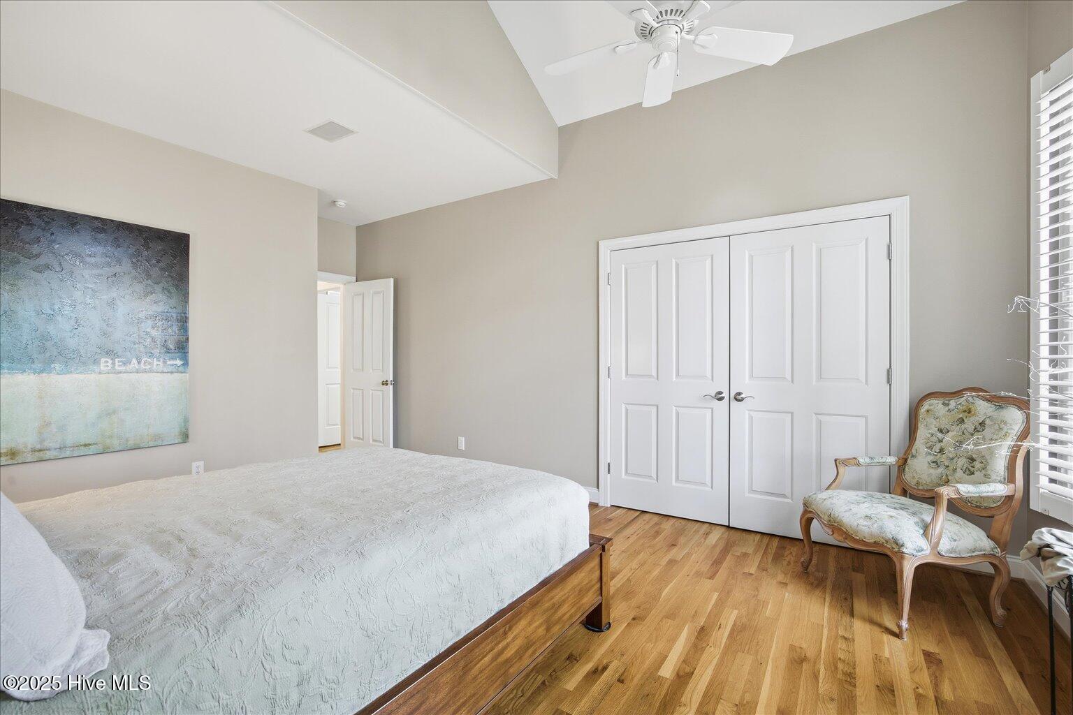 100543619 | Photo 23