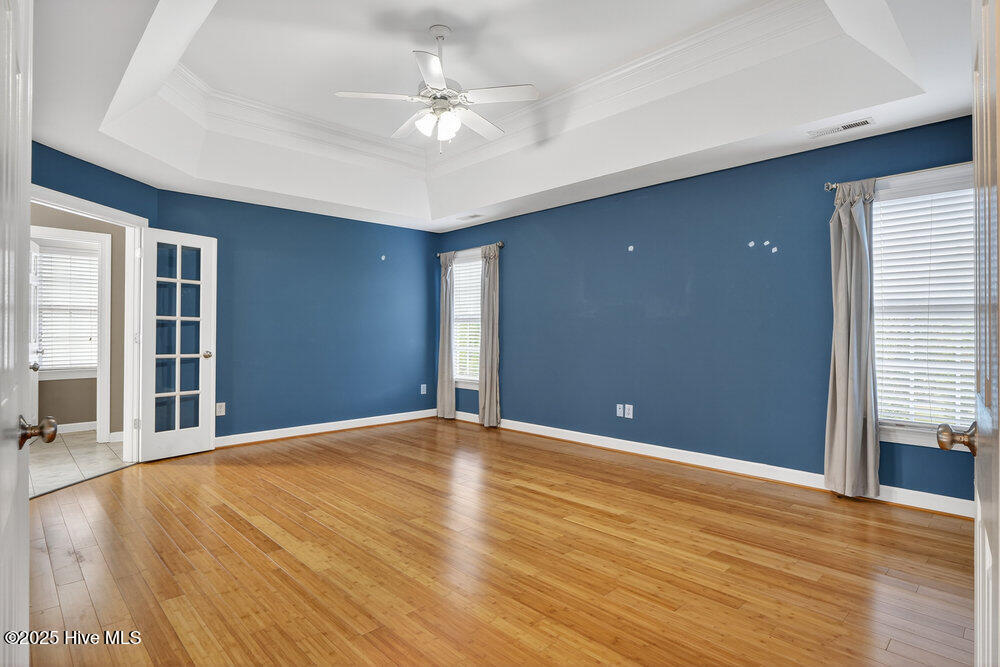 100526885 | Photo 16