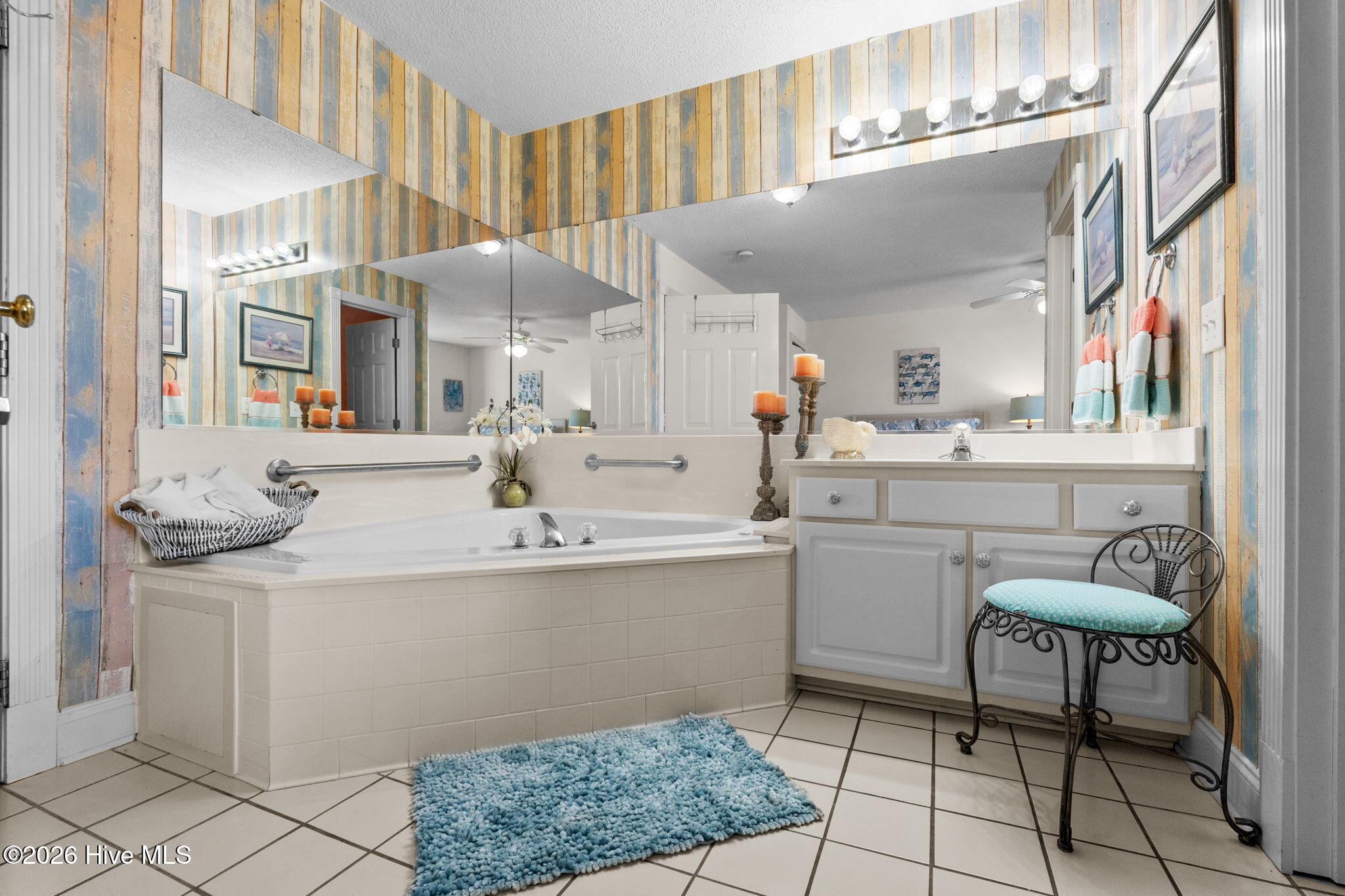 100558882 | Photo 34