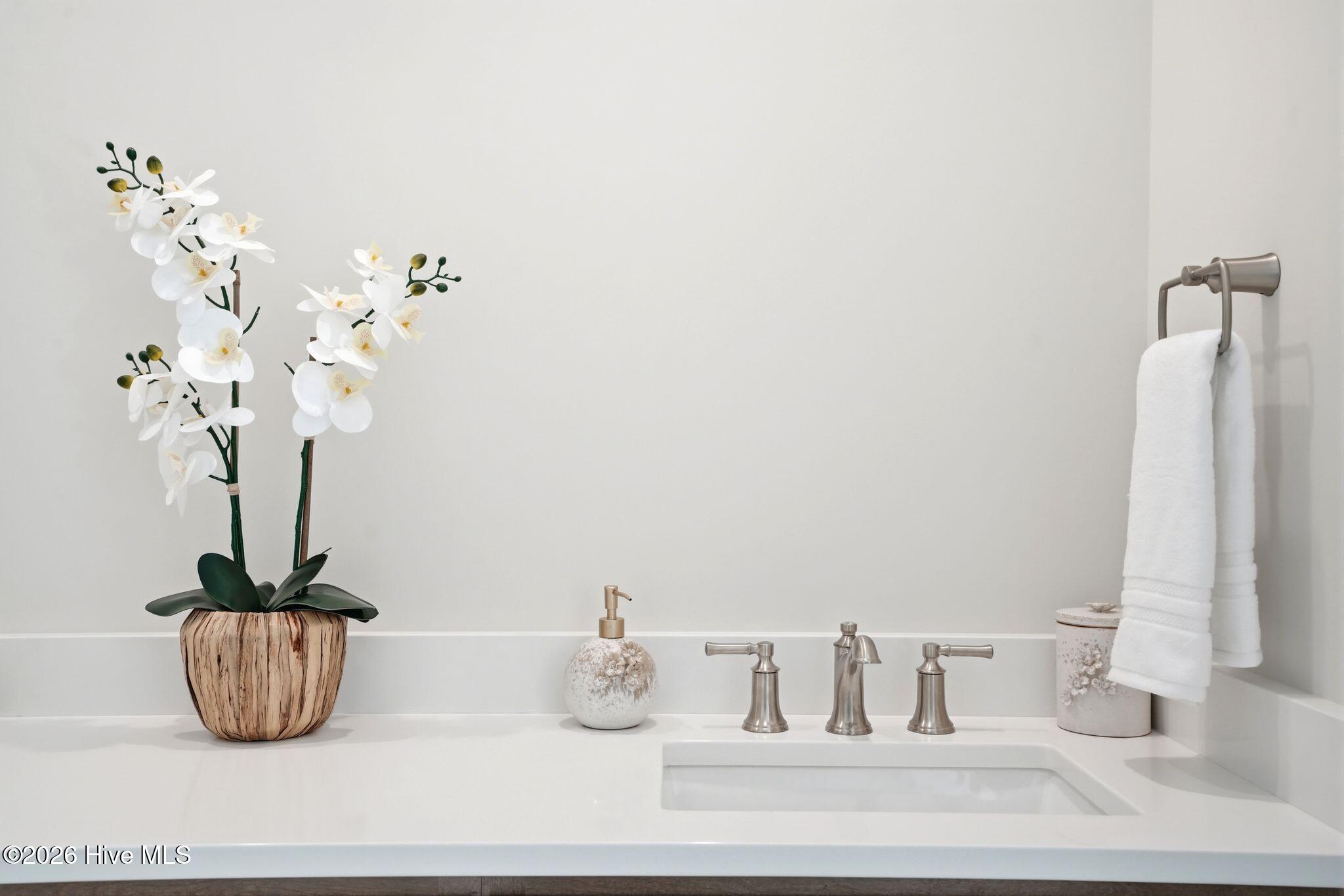 100537171 | Photo 57