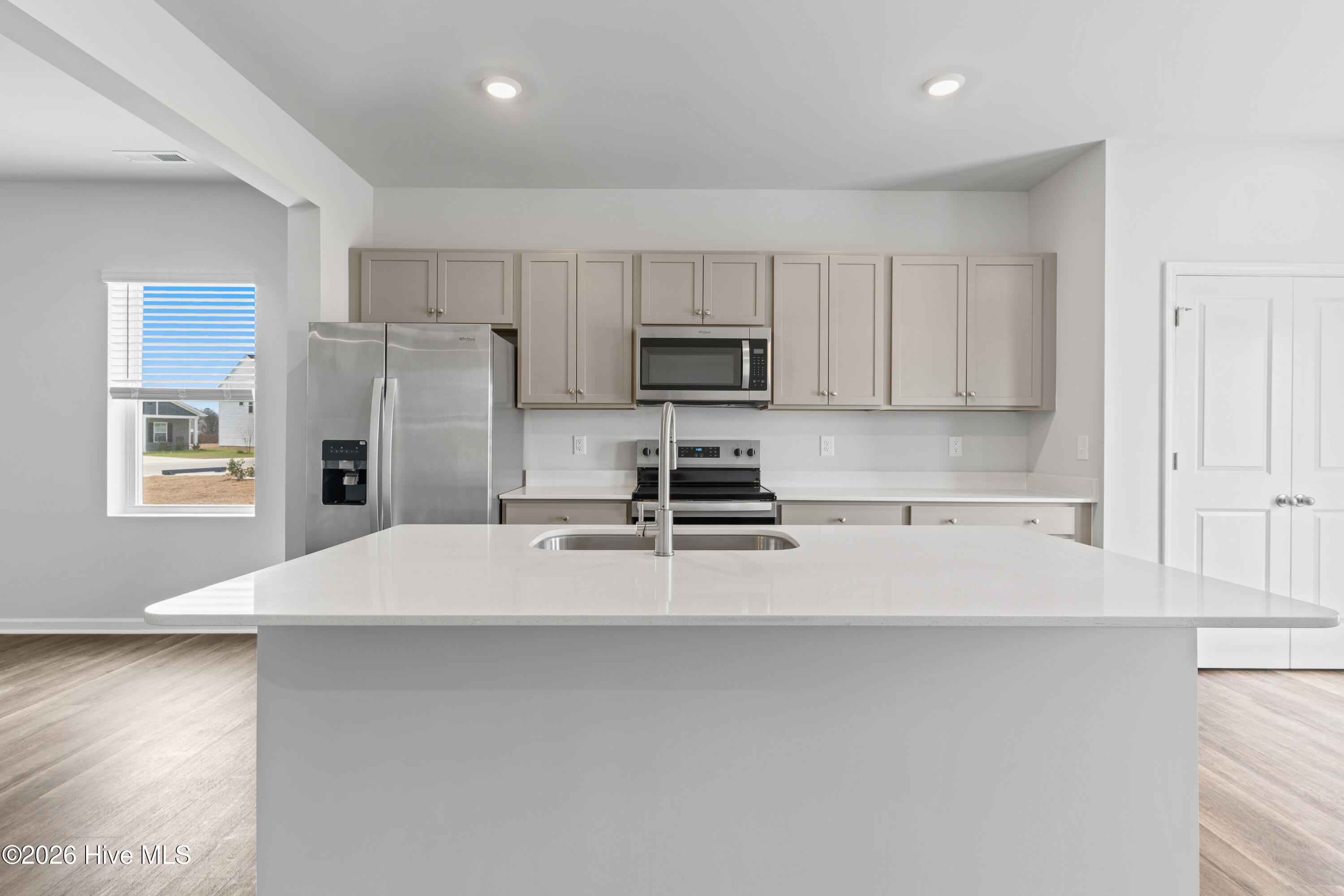 100538975 | Photo 13