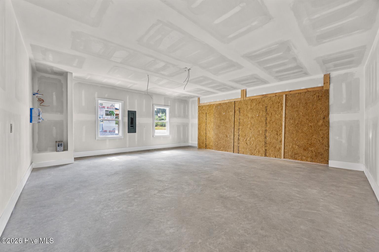 100569333 | Photo 13