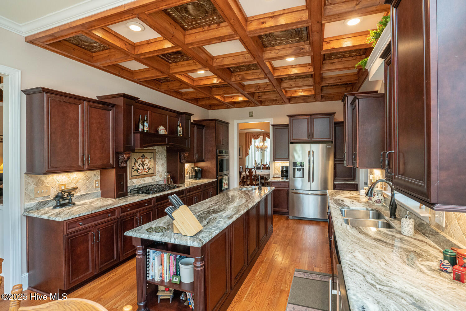 100534571 | Photo 22