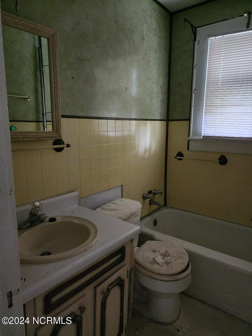 1213 Davenport Street, Greenville, NC, 27834