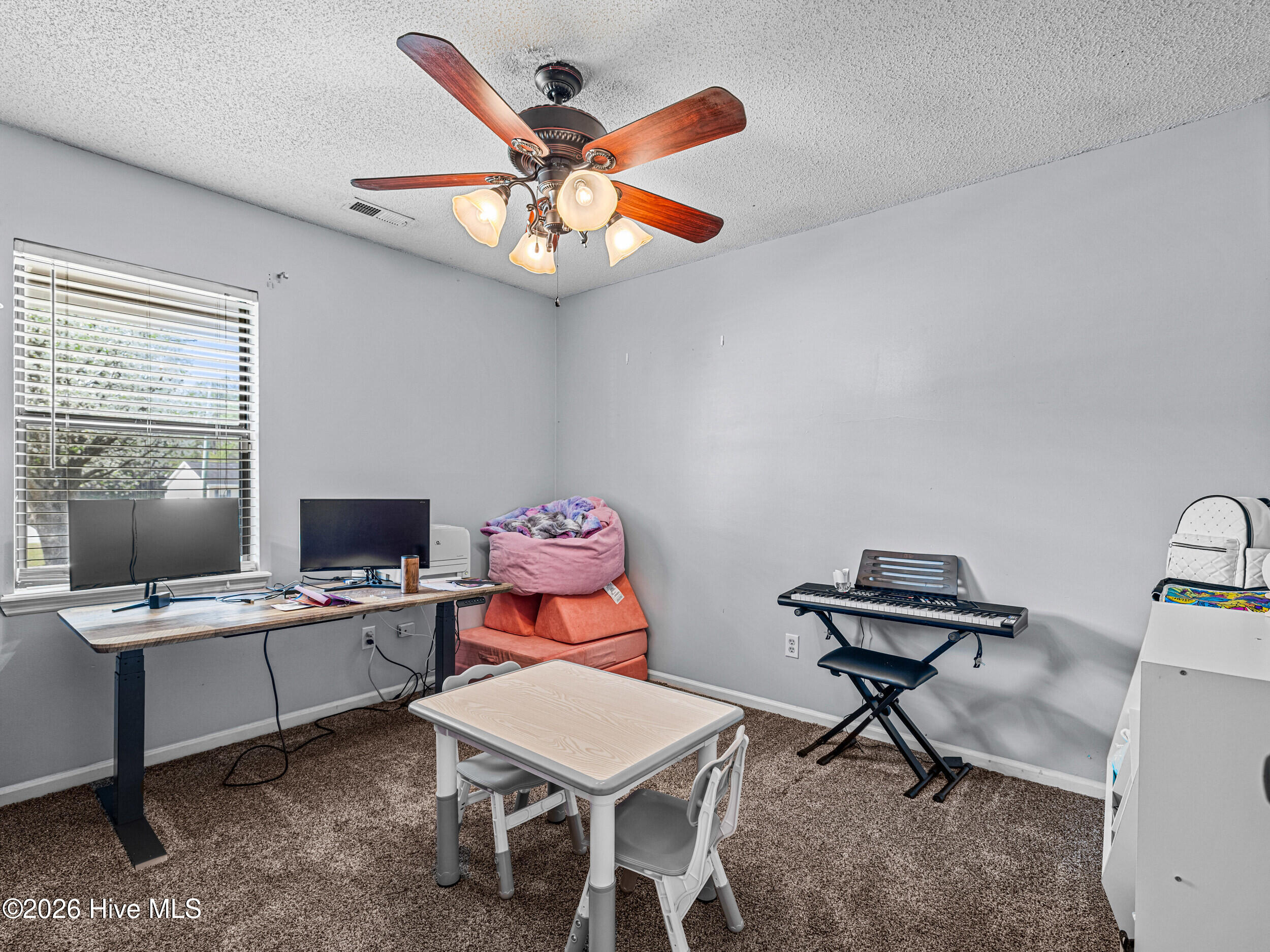 100561480 | Photo 26