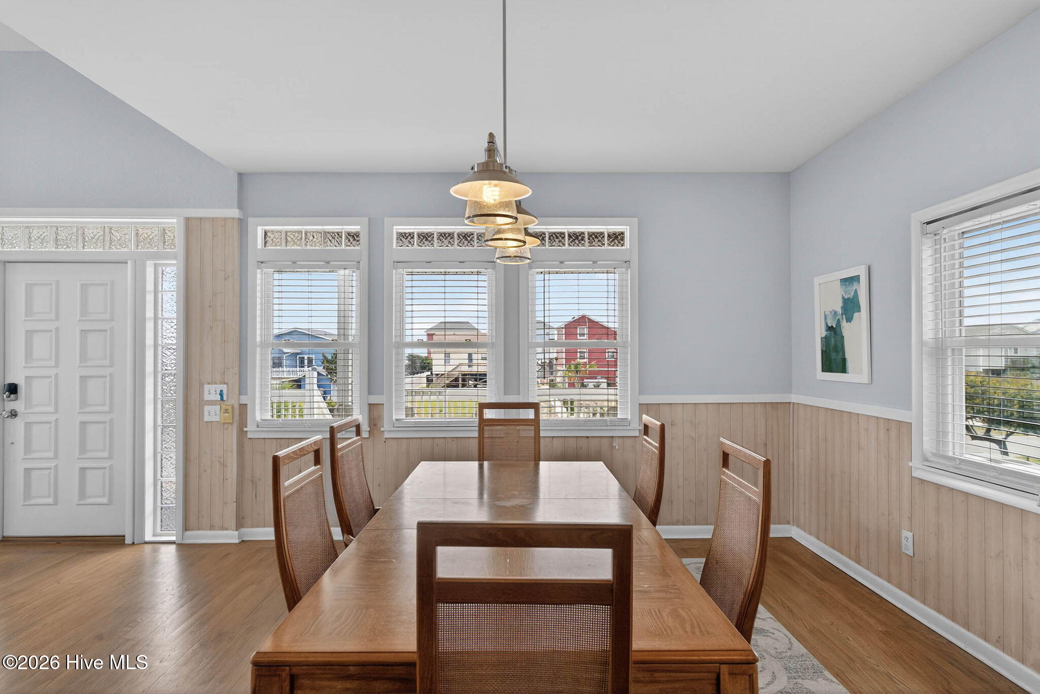 100562885 | Photo 18