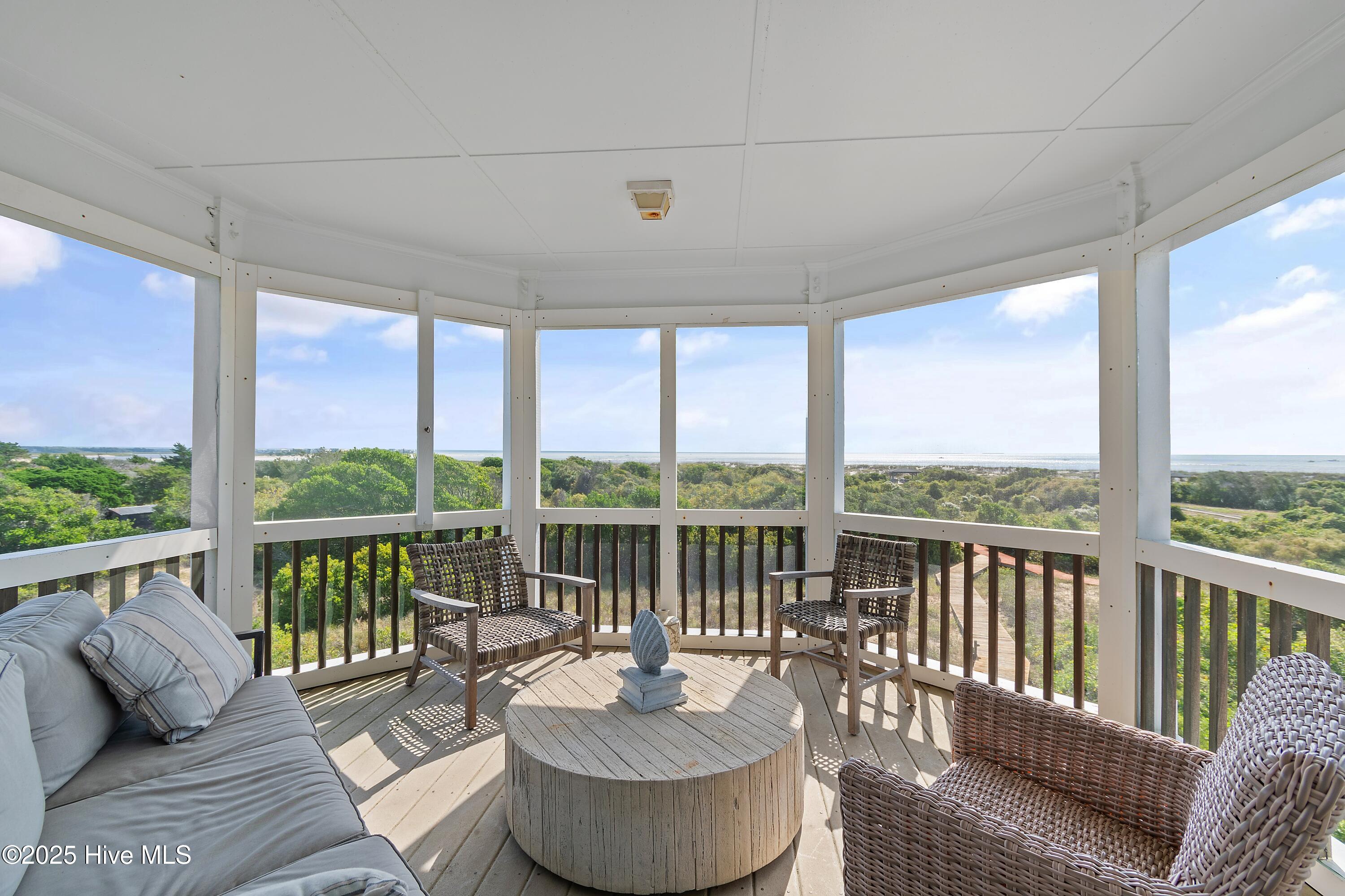 100536702 | Photo 104