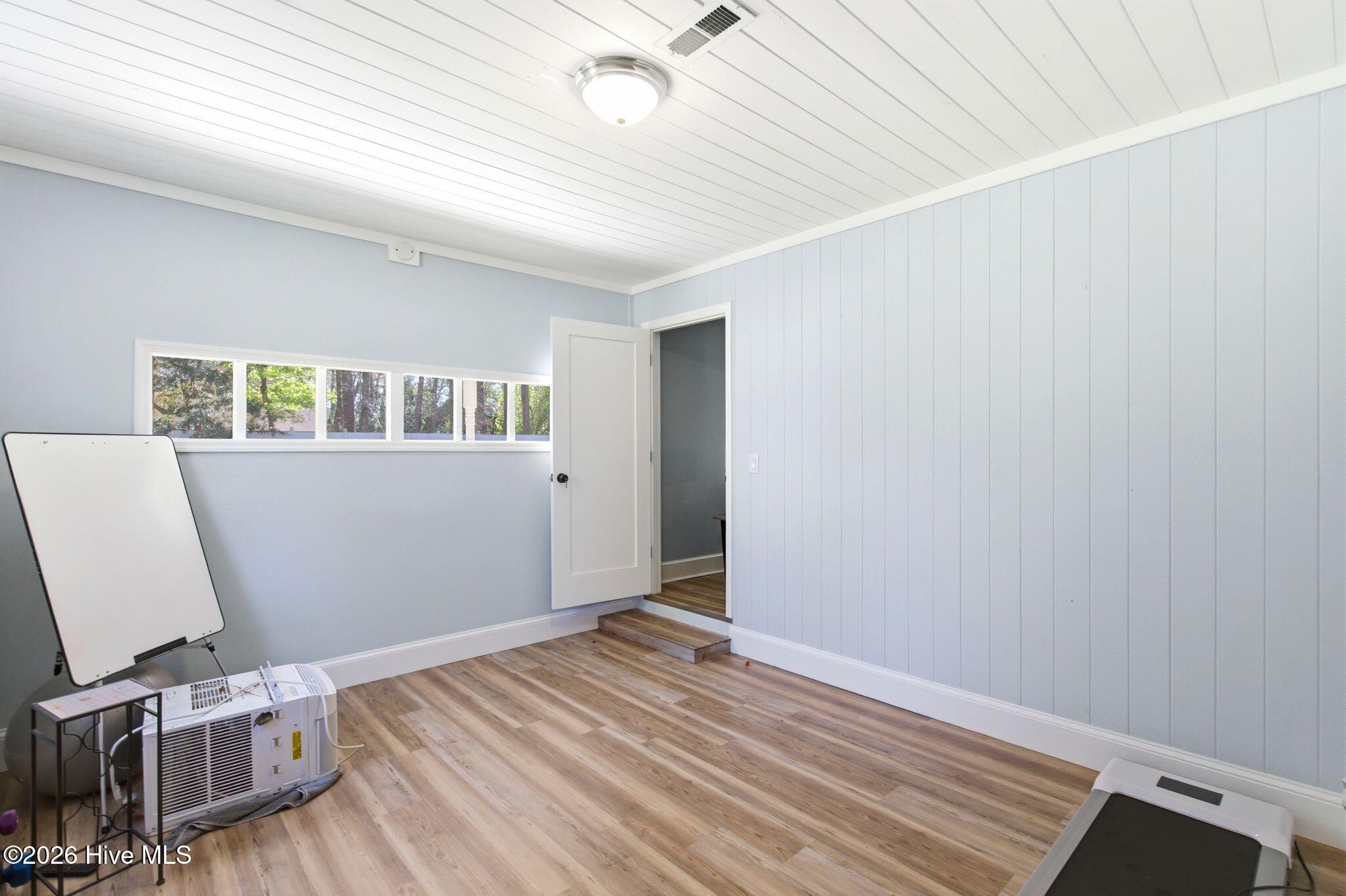 100562415 | Photo 20