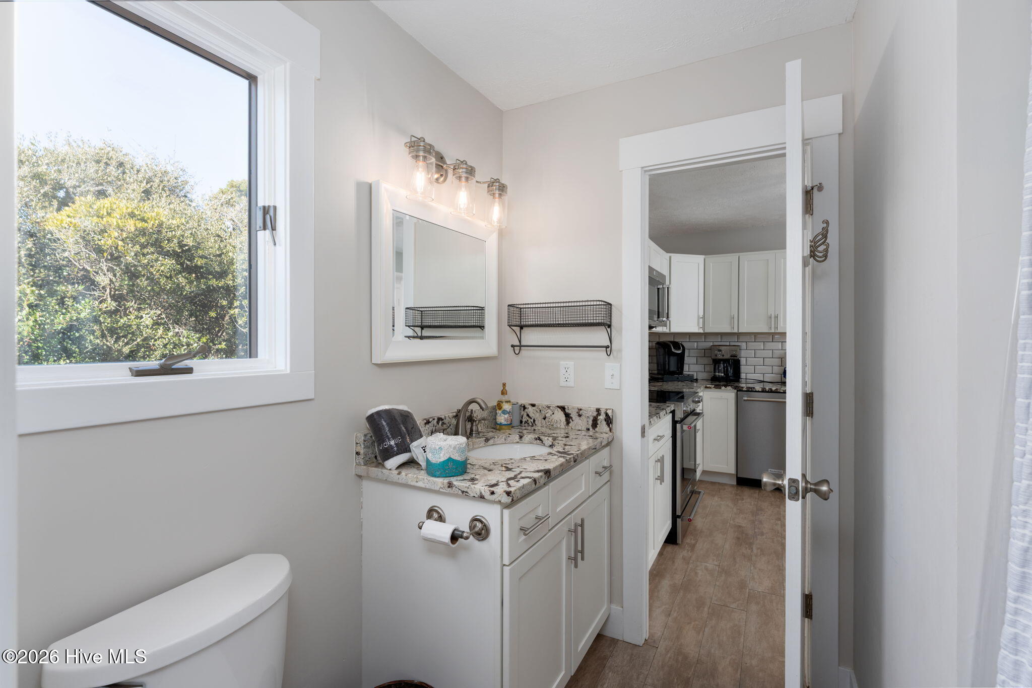 100552725 | Photo 23