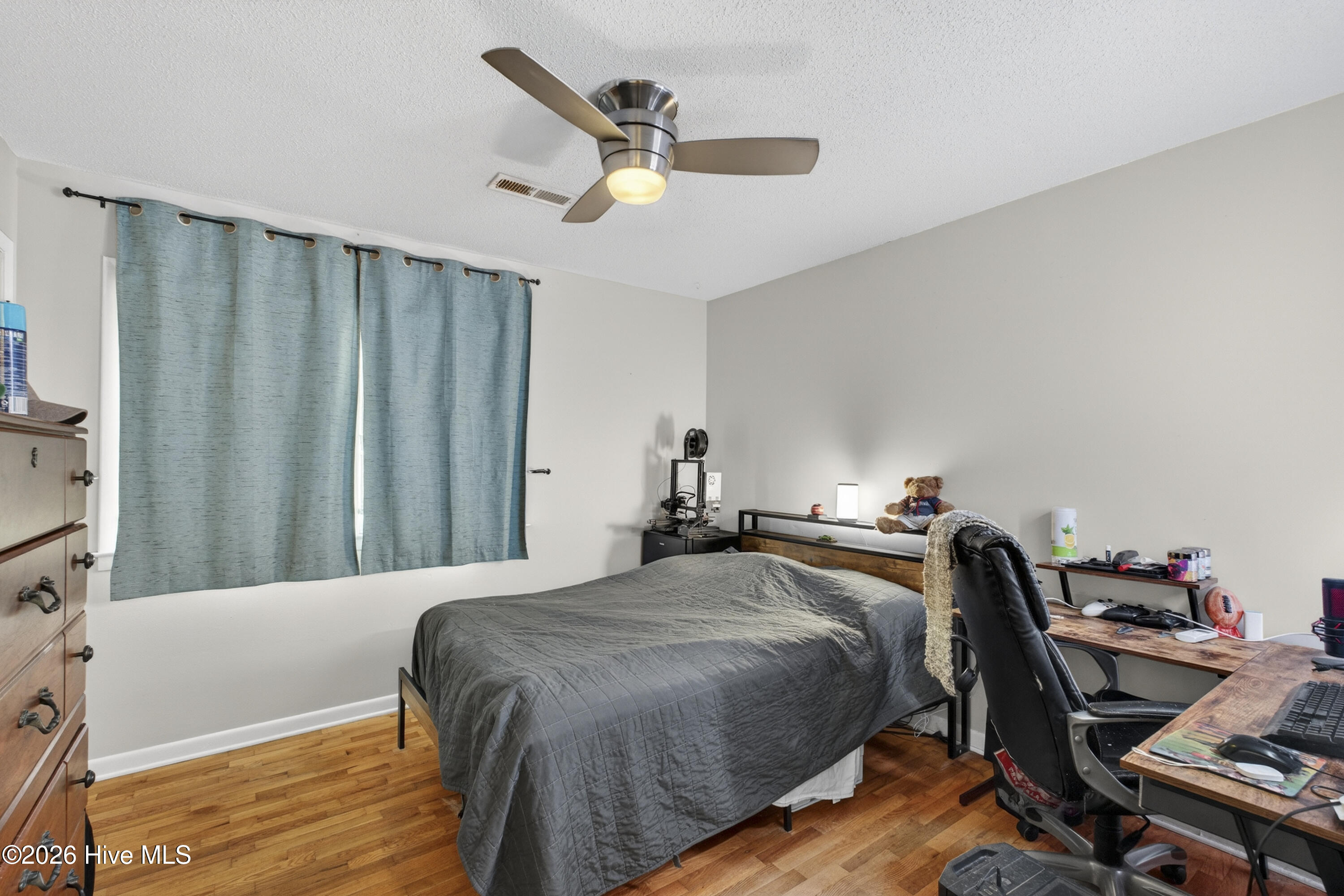 100558710 | Photo 35