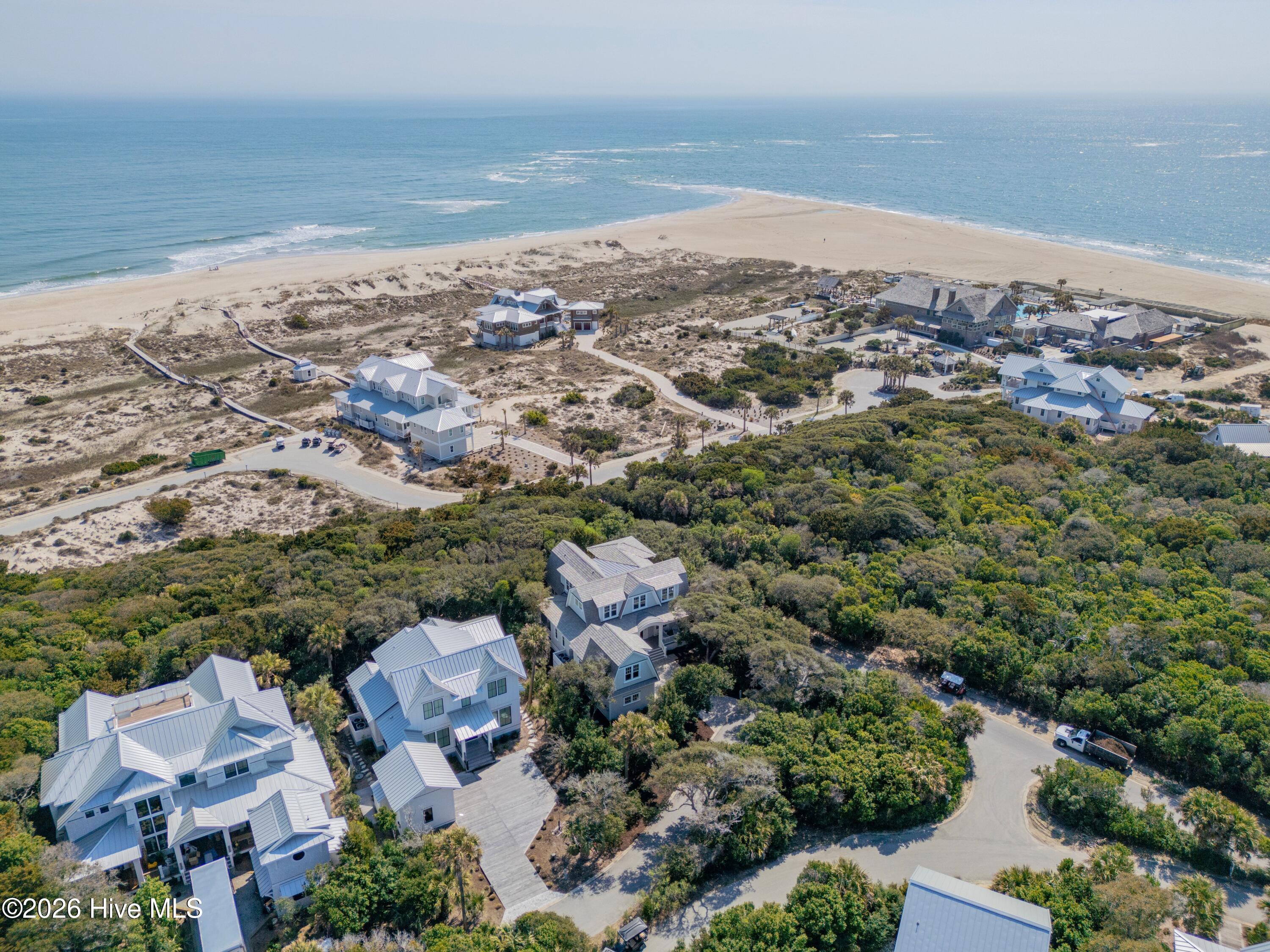 100567930 | Photo 57