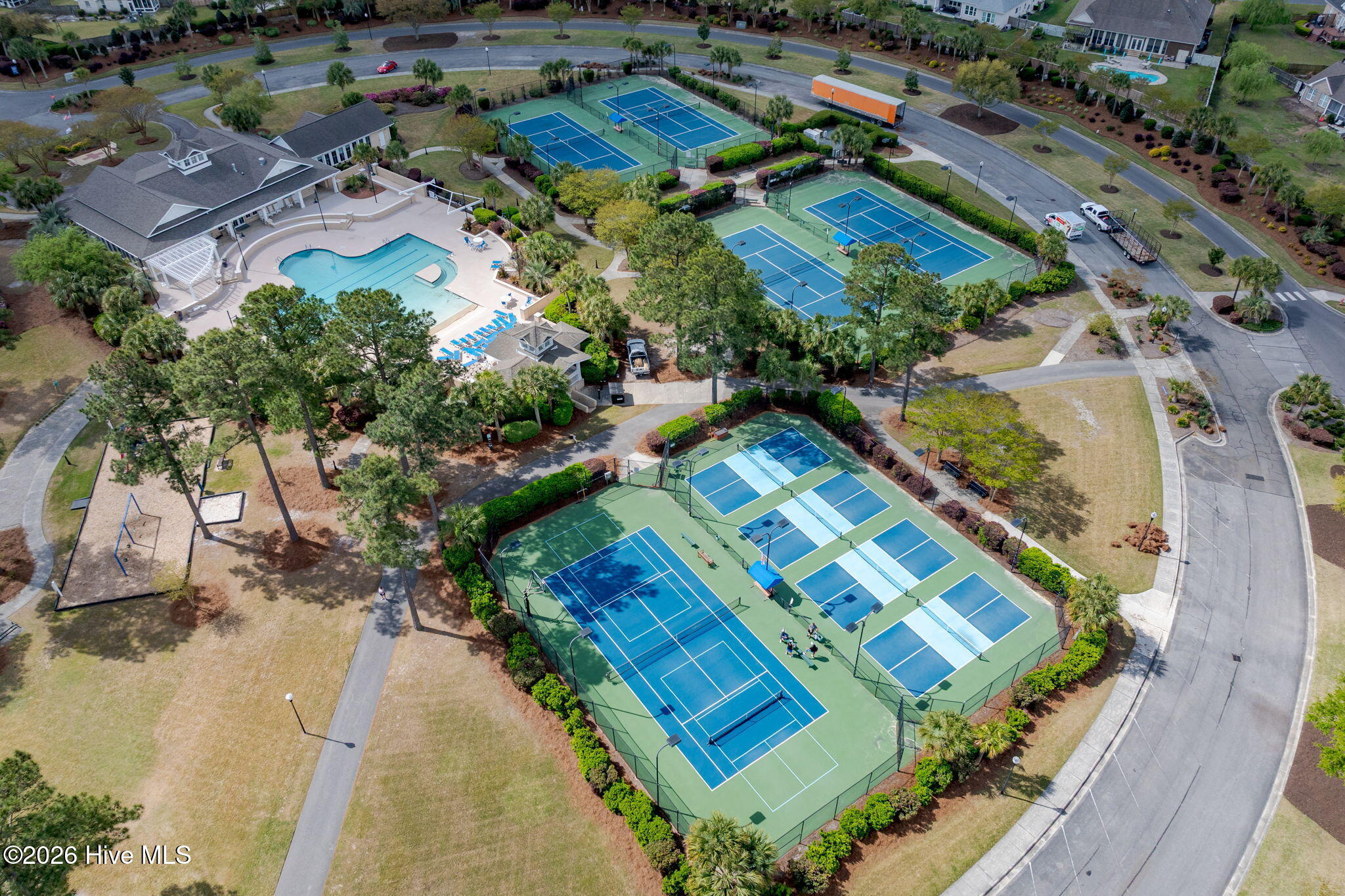 100564591 | Photo 36