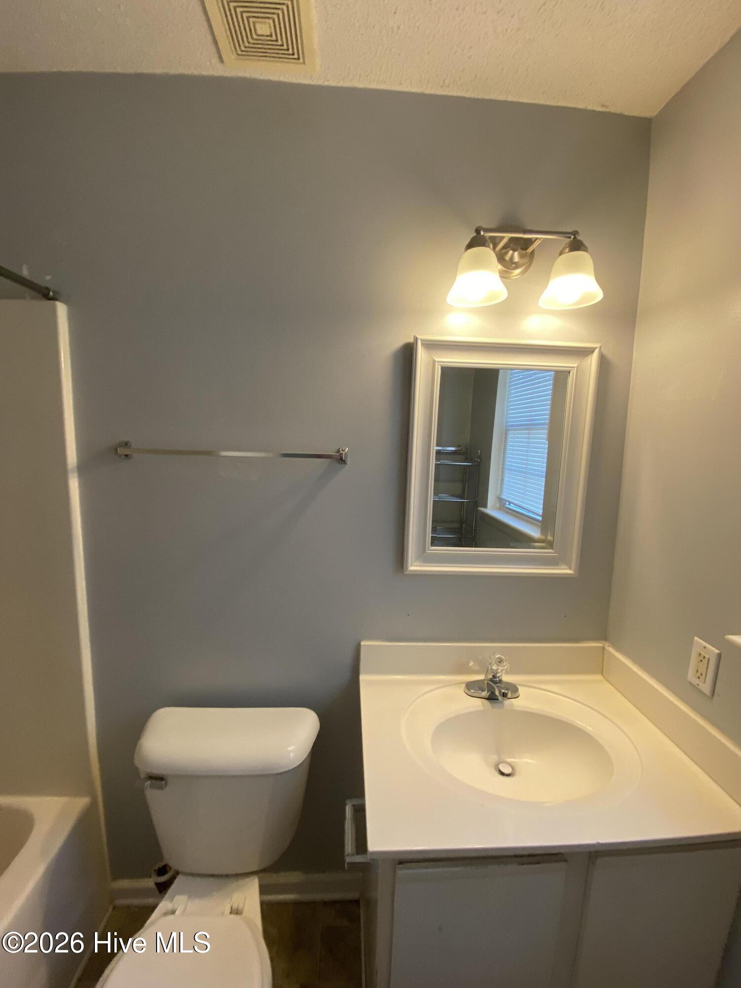 100568253 | Photo 10