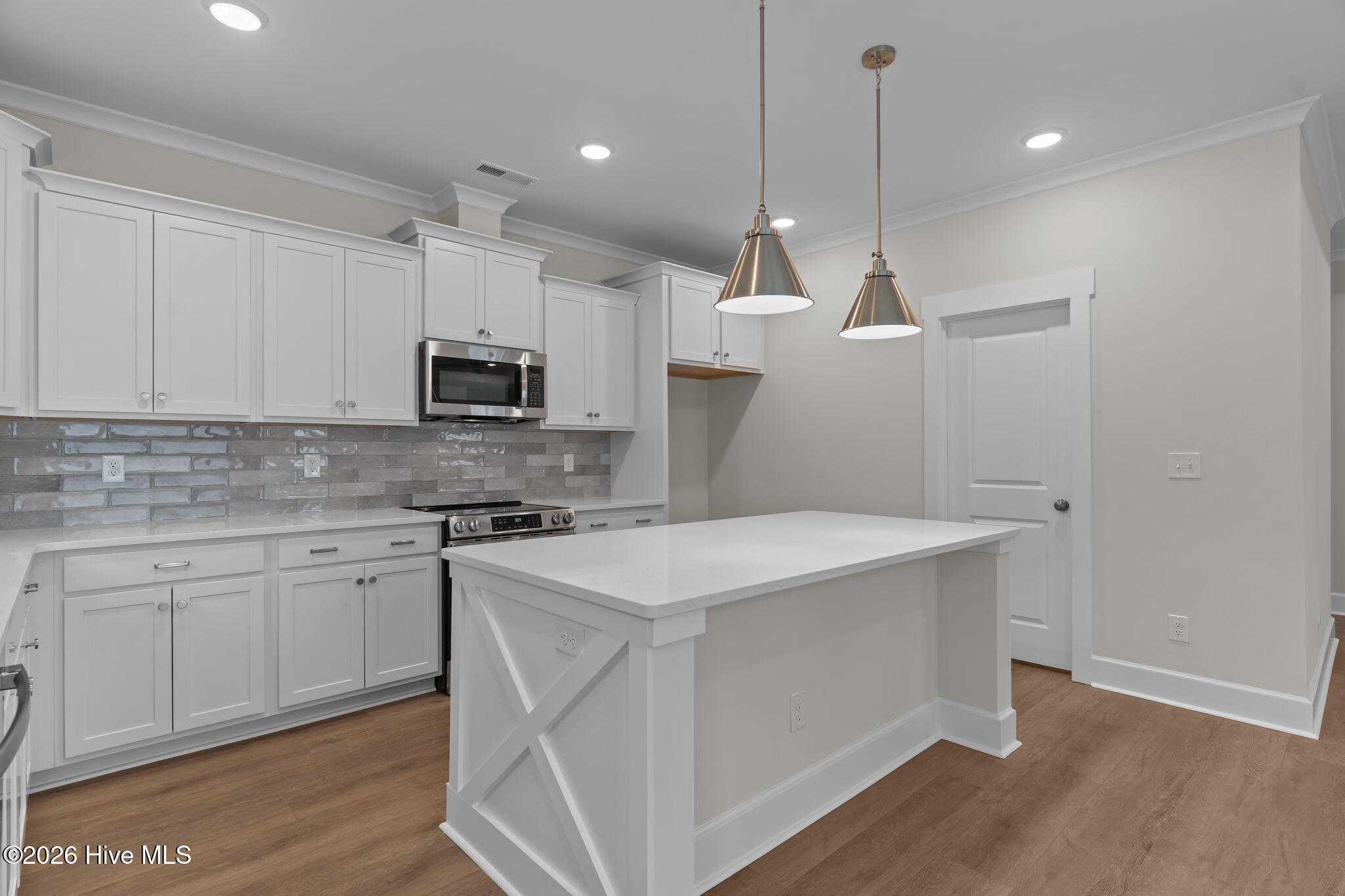 100553165 | Photo 14