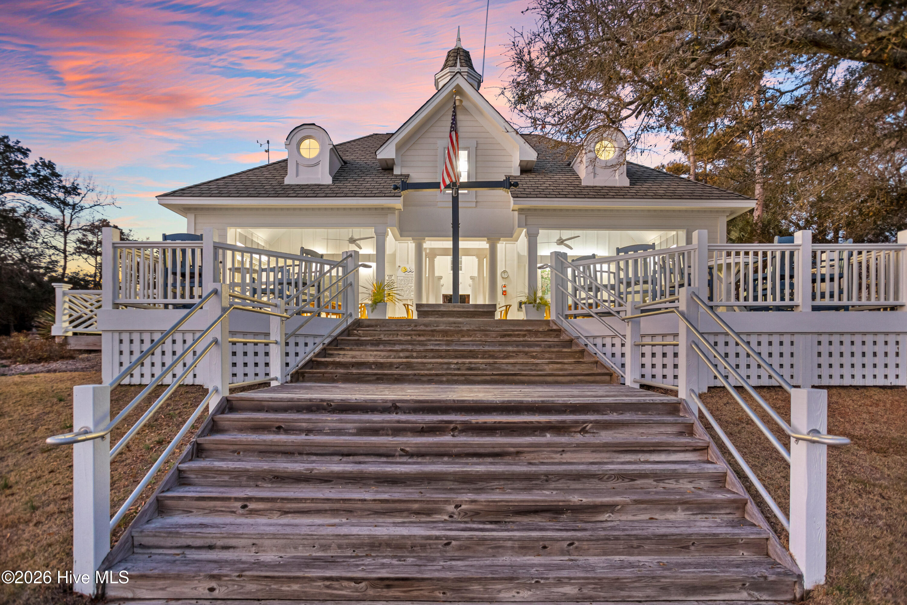 100560596 | Photo 80