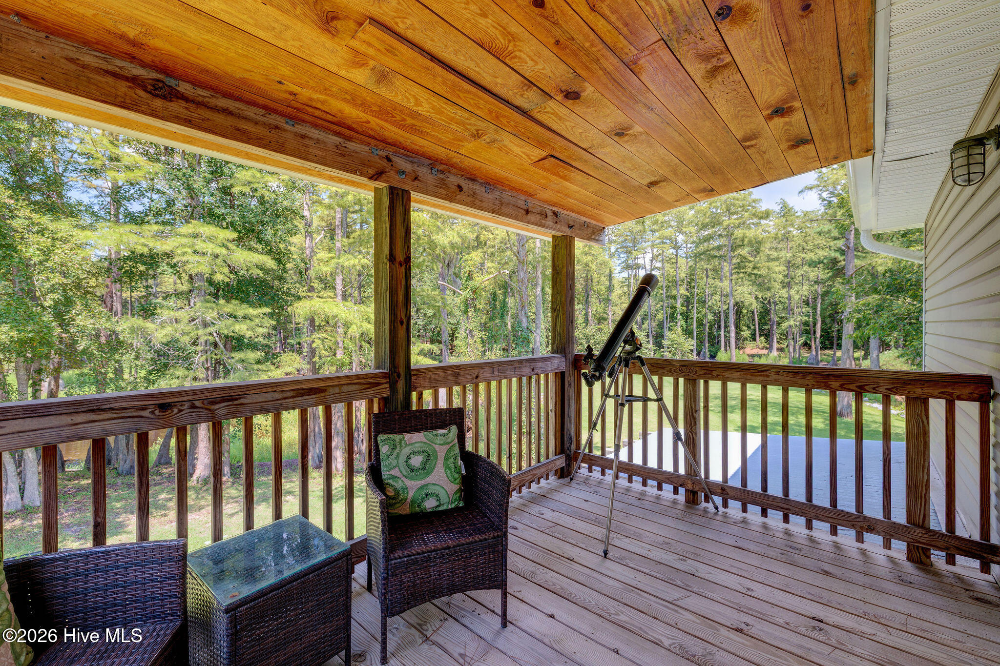 100558109 | Photo 38