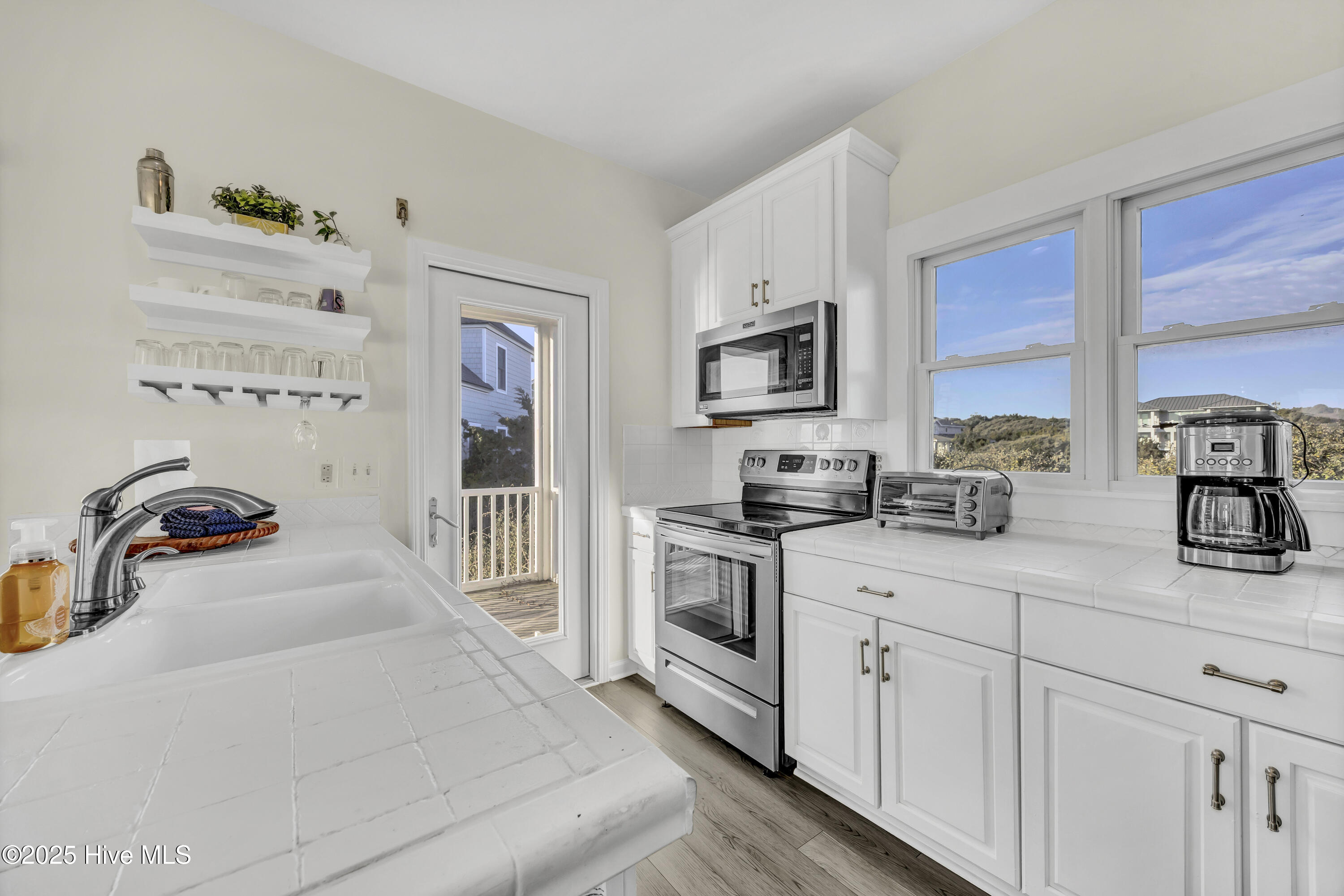 100546577 | Photo 19