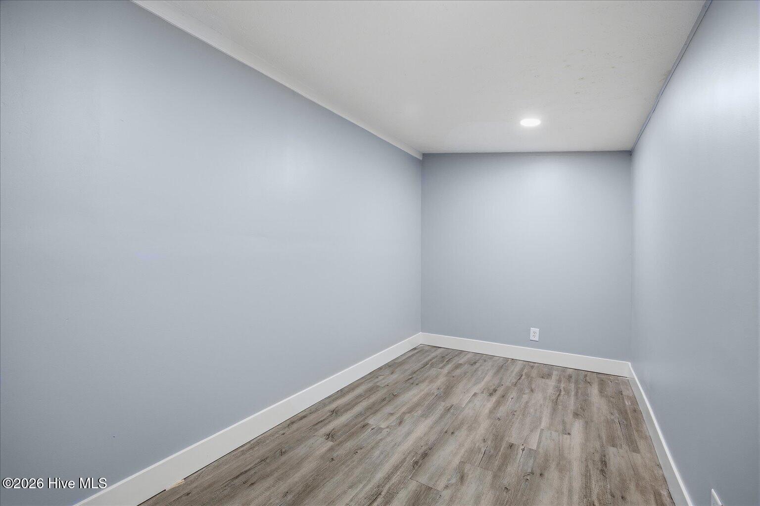 100565054 | Photo 49