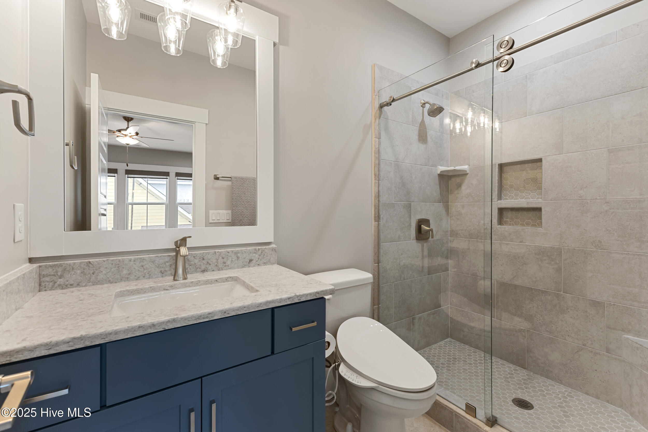 100550581 | Photo 39