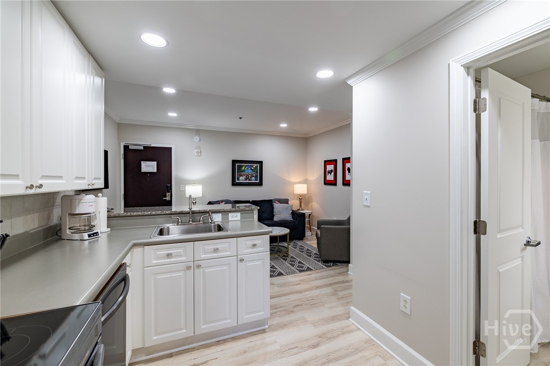 250 W Broad Street 521