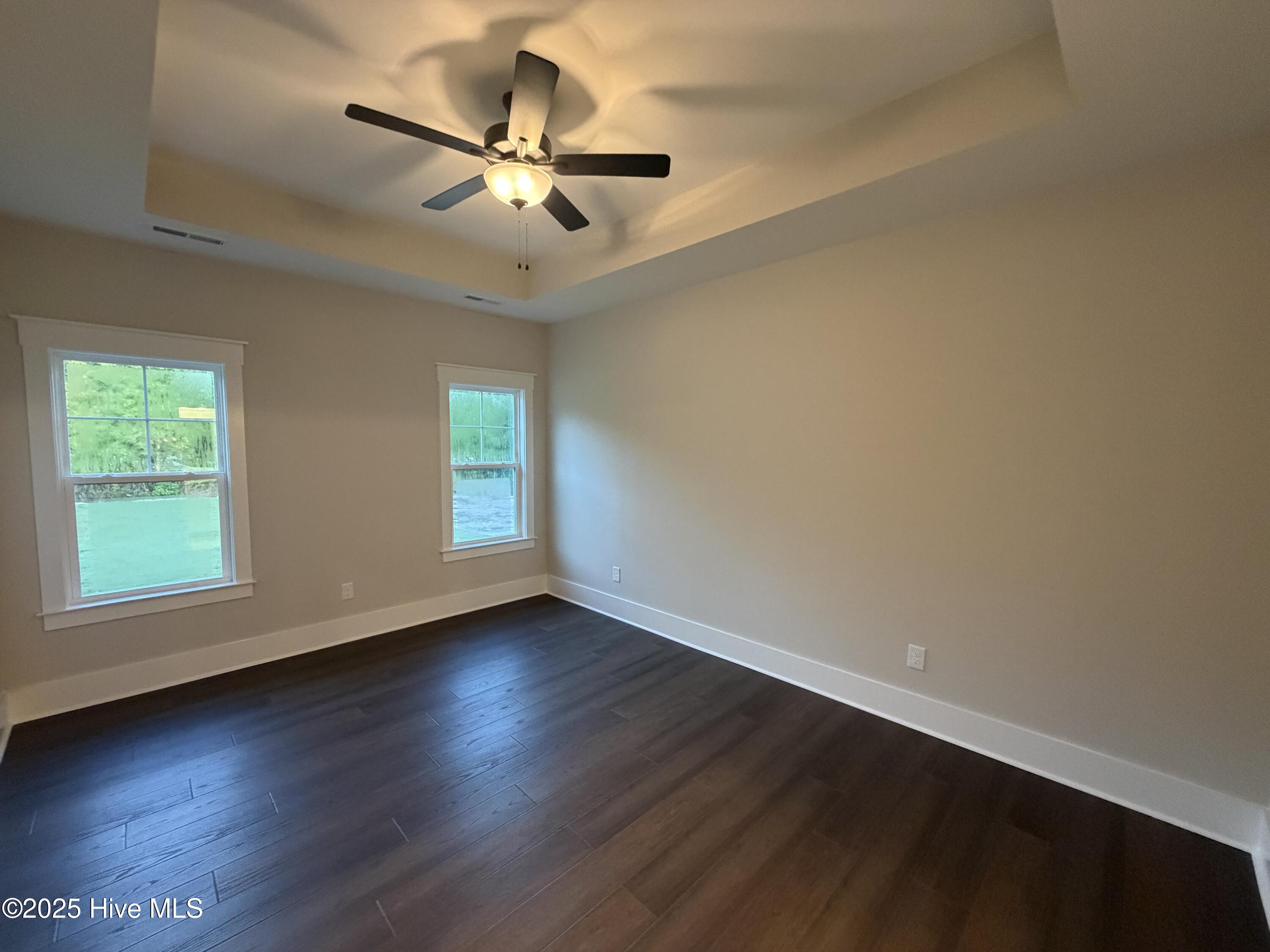 100521695 | Photo 23