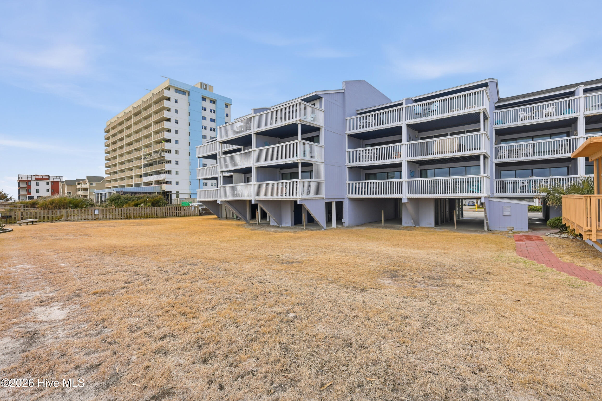 100557486 | Photo 29