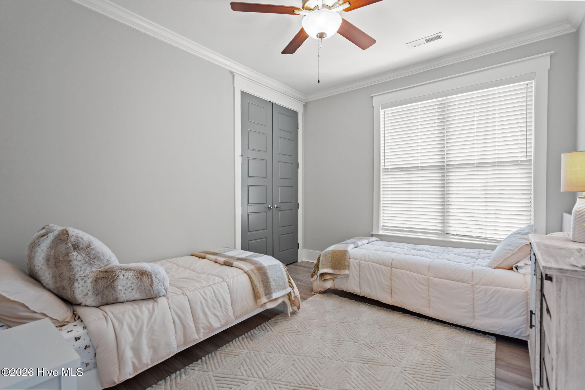 100567182 | Photo 26