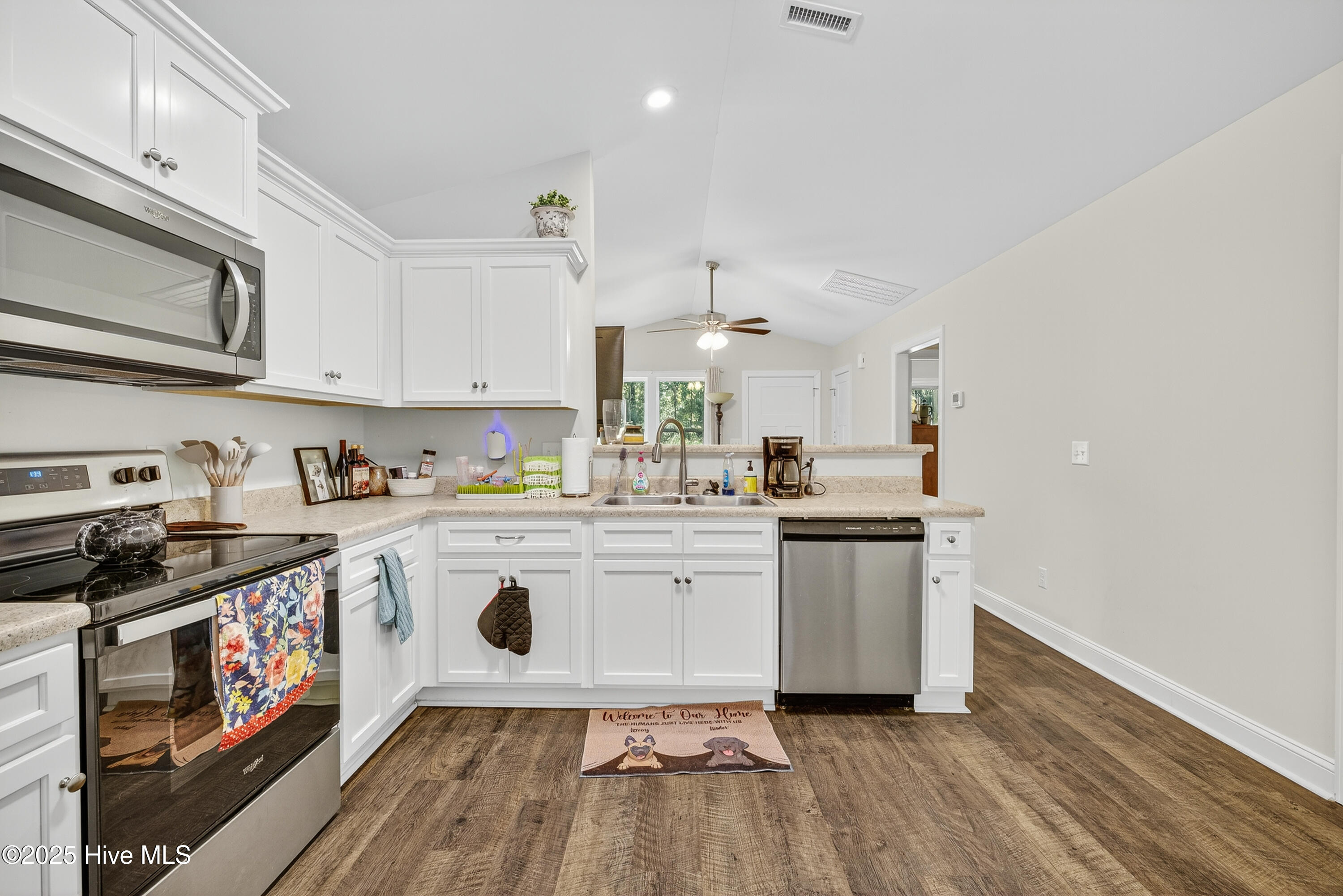 100536711 | Photo 16