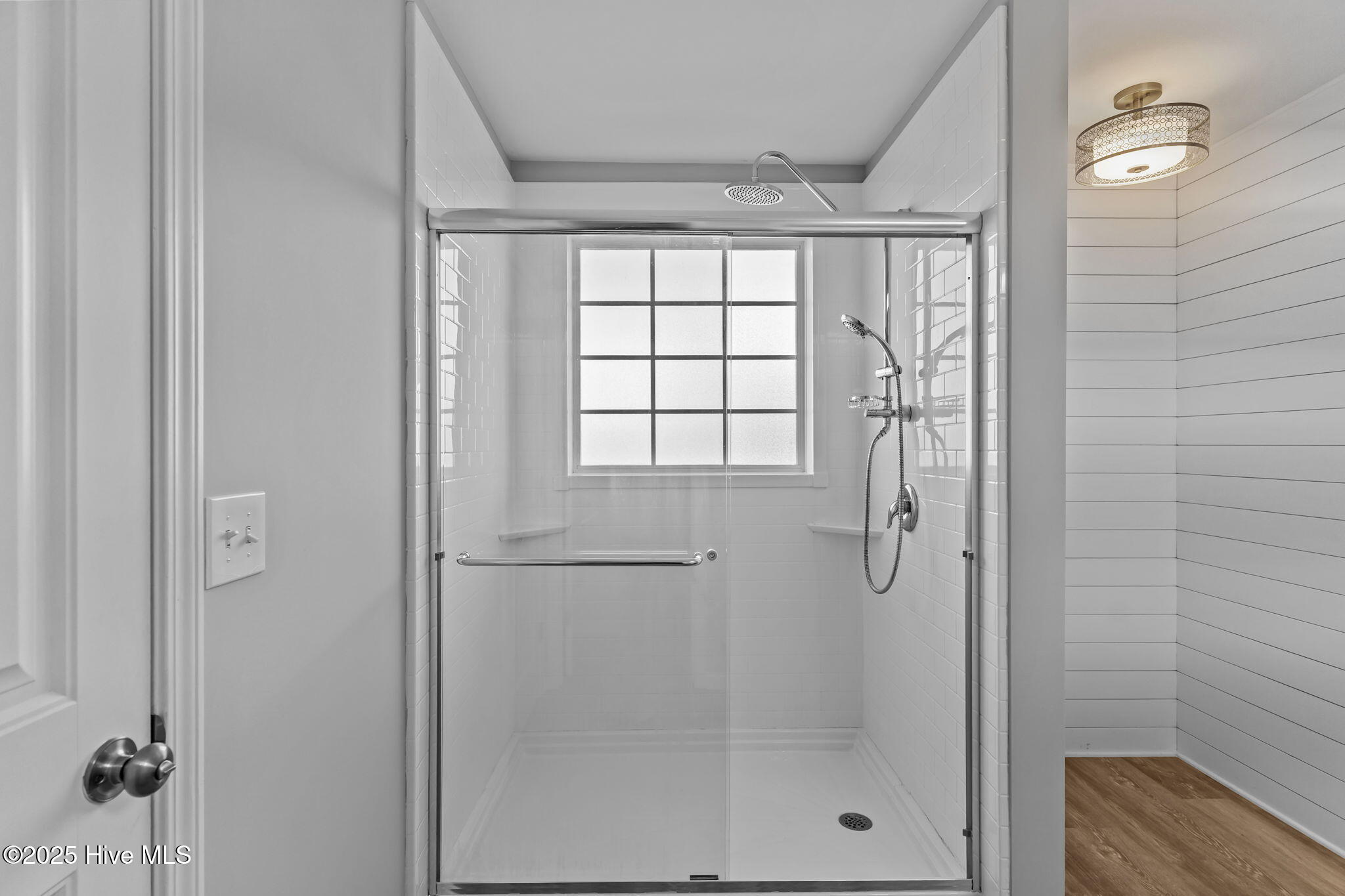 100536530 | Photo 35