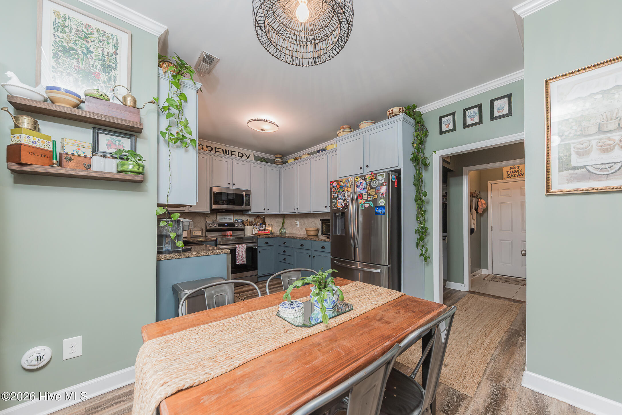 100556054 | Photo 16