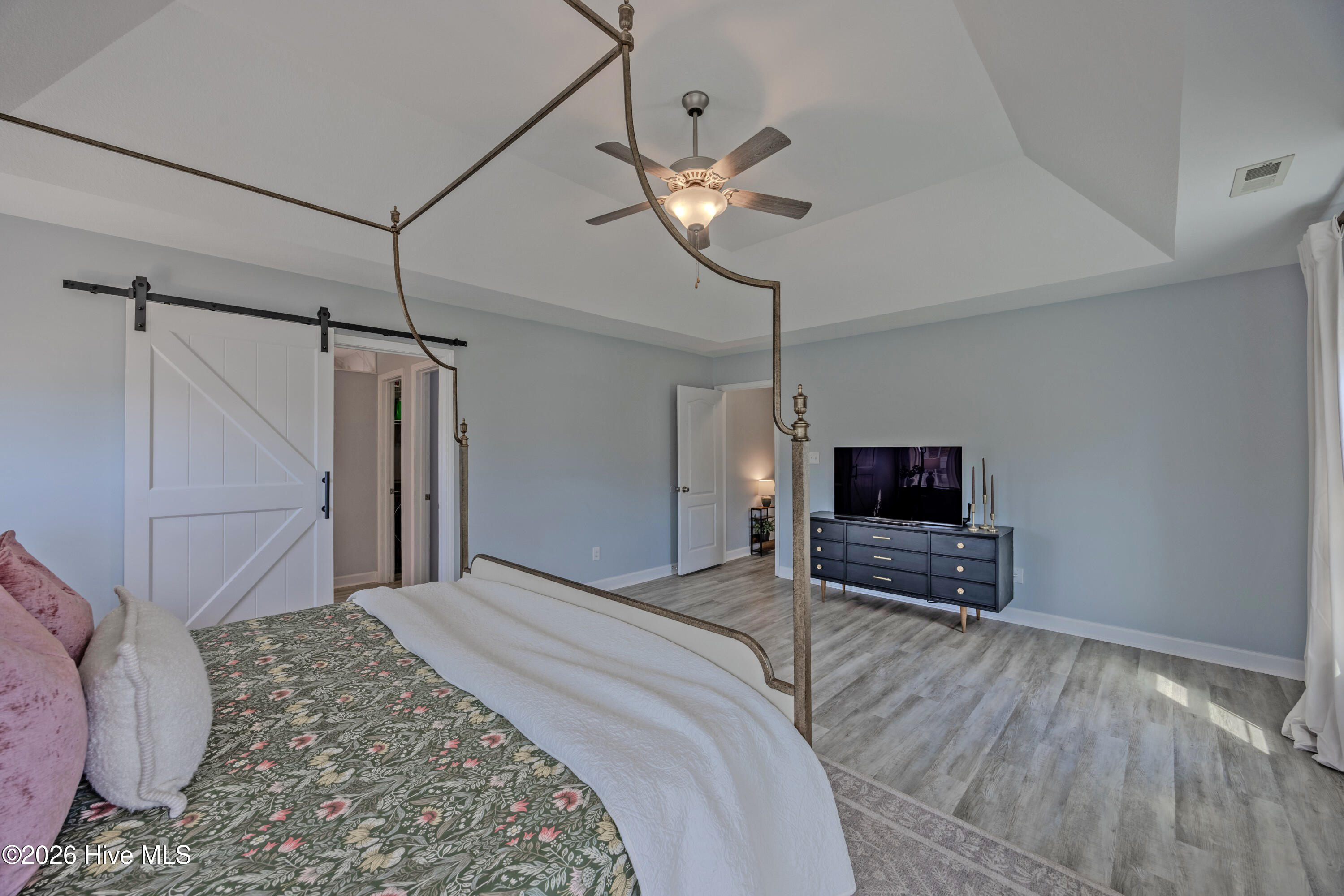 100562922 | Photo 22