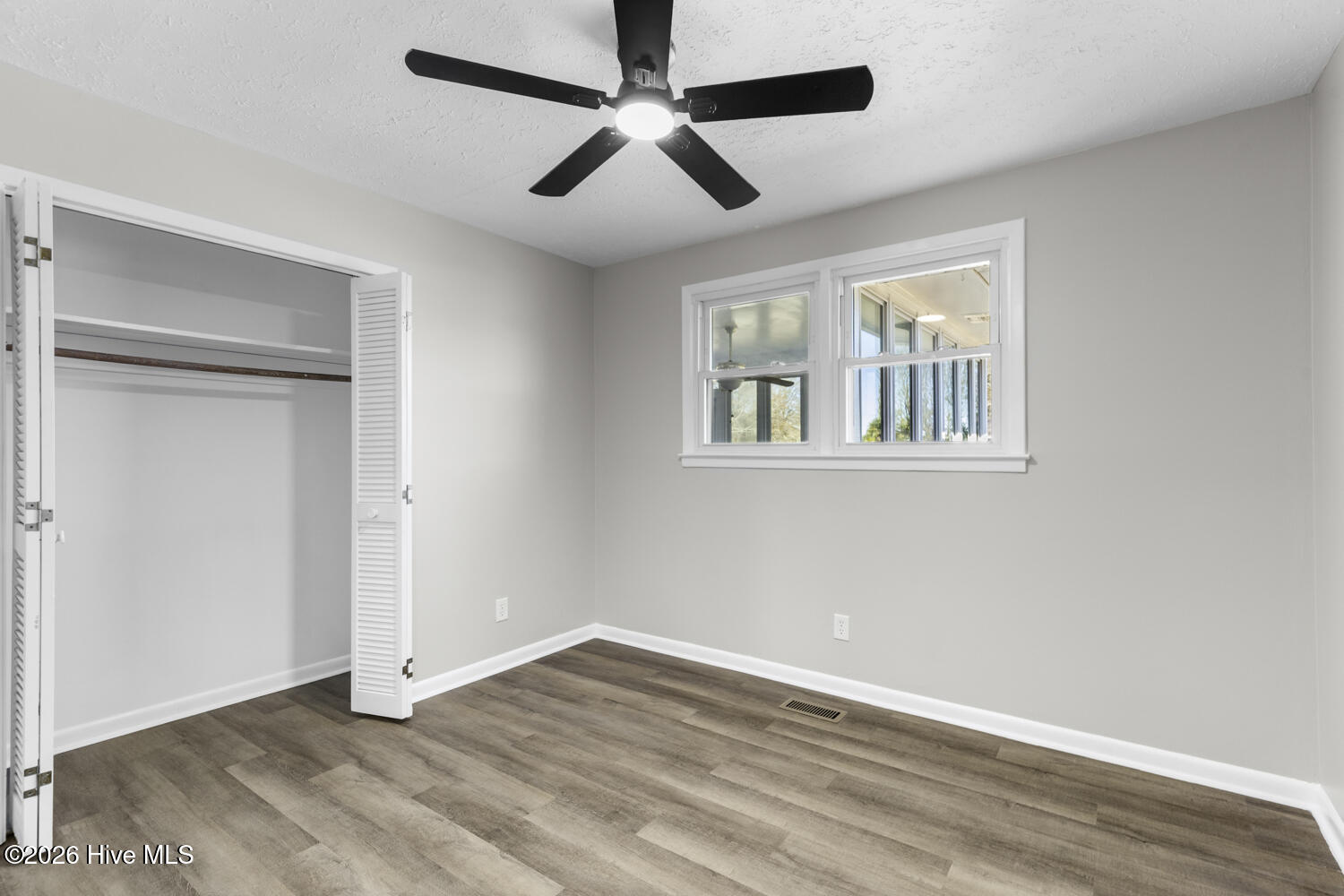 100560778 | Photo 27