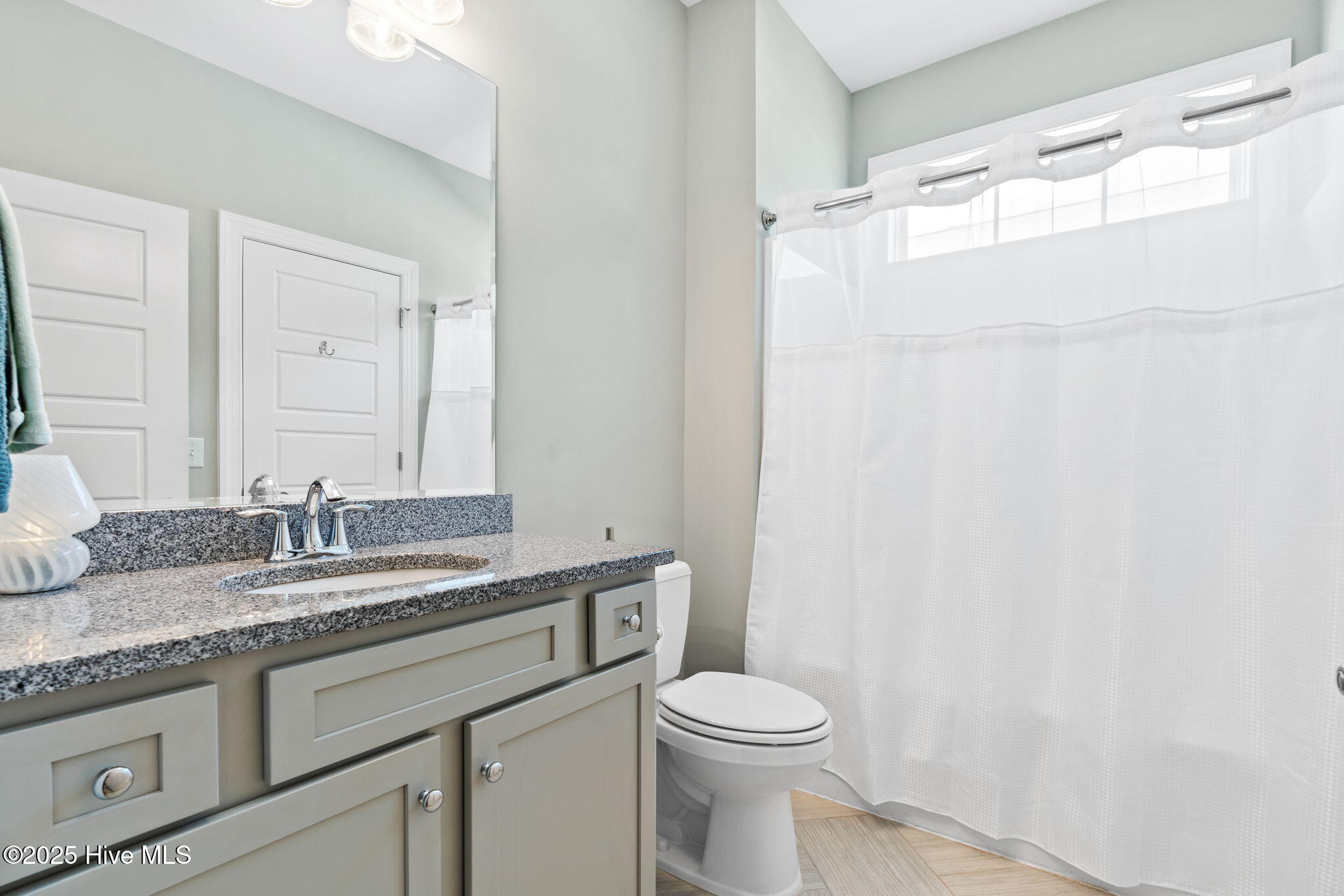 100566861 | Photo 27