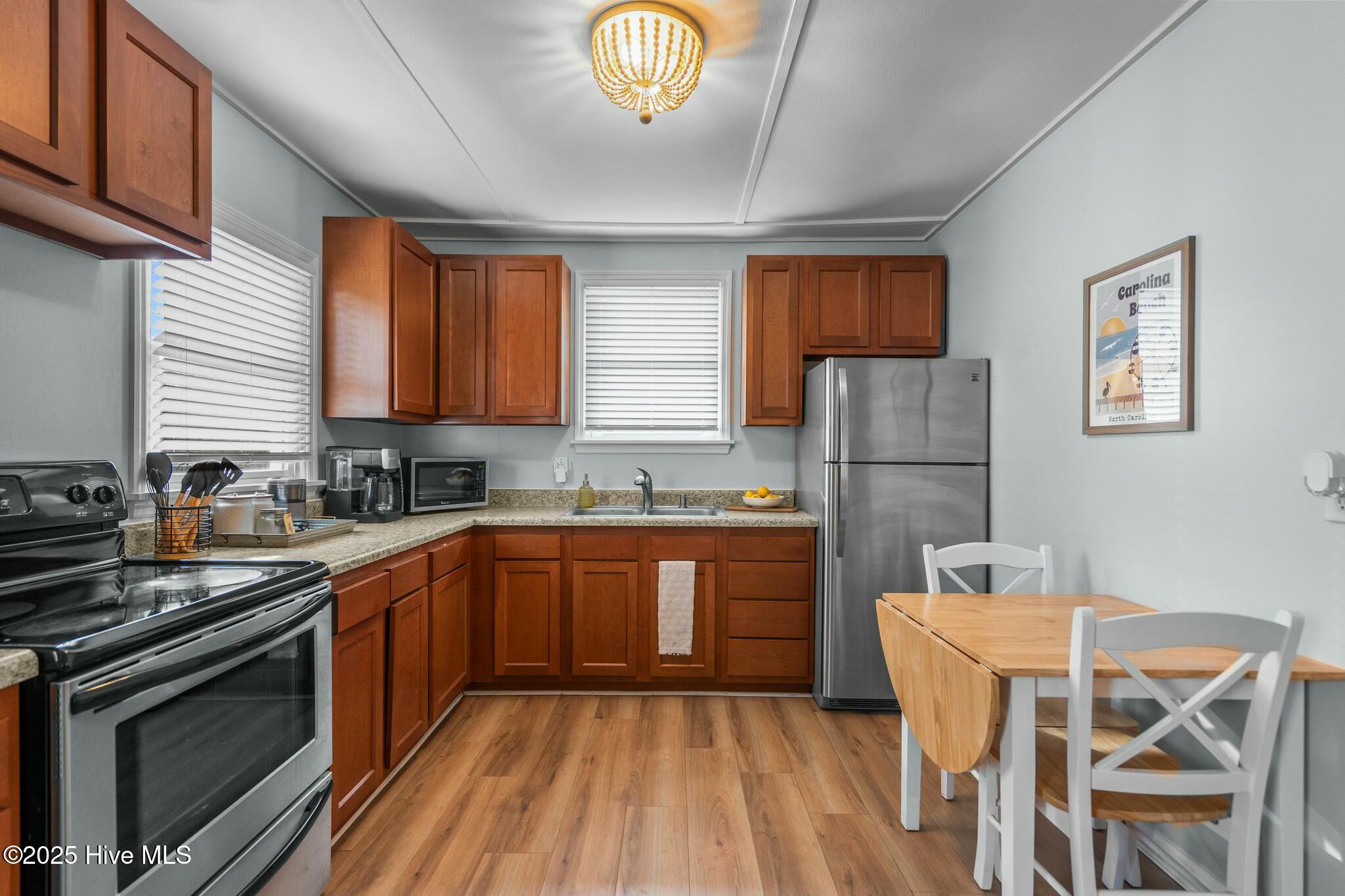 100503107 | Photo 37