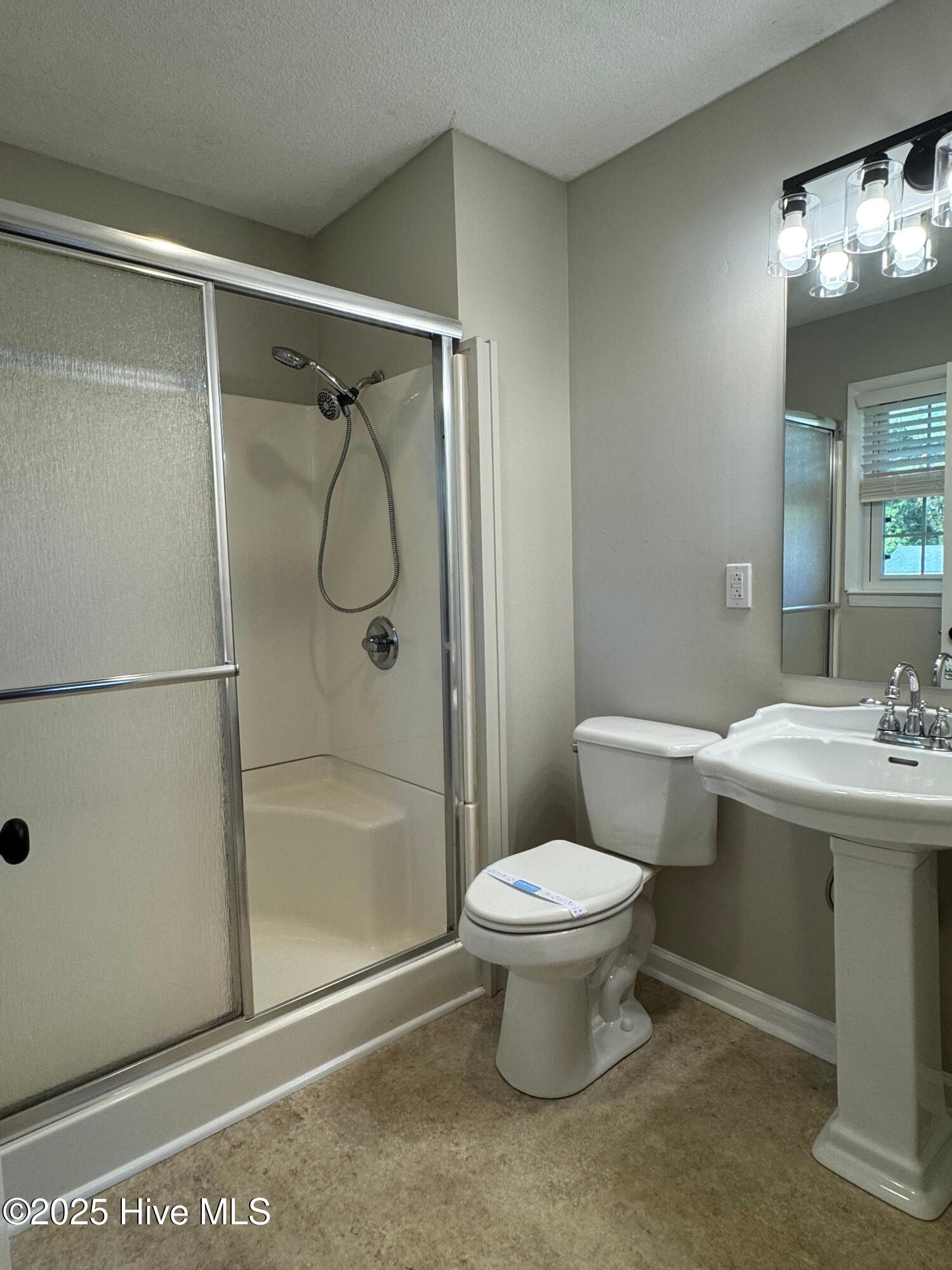 100542072 | Photo 25