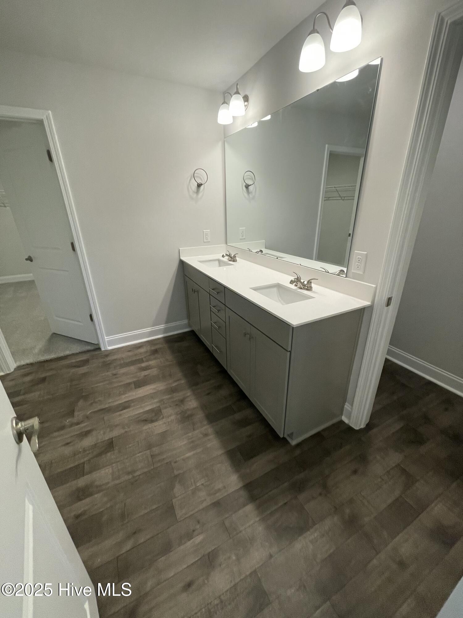 100425636 | Photo 50