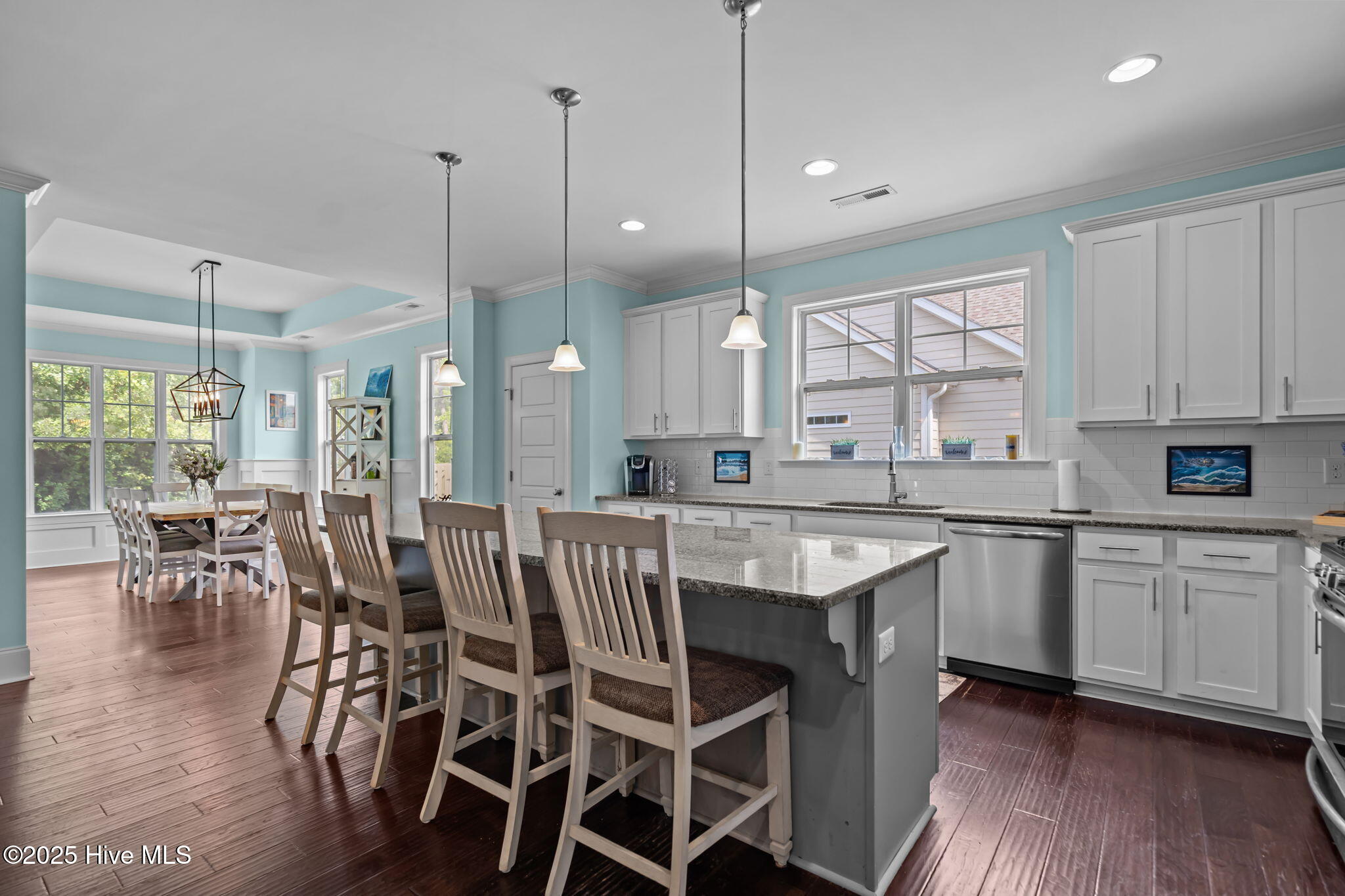 100525866 | Photo 14