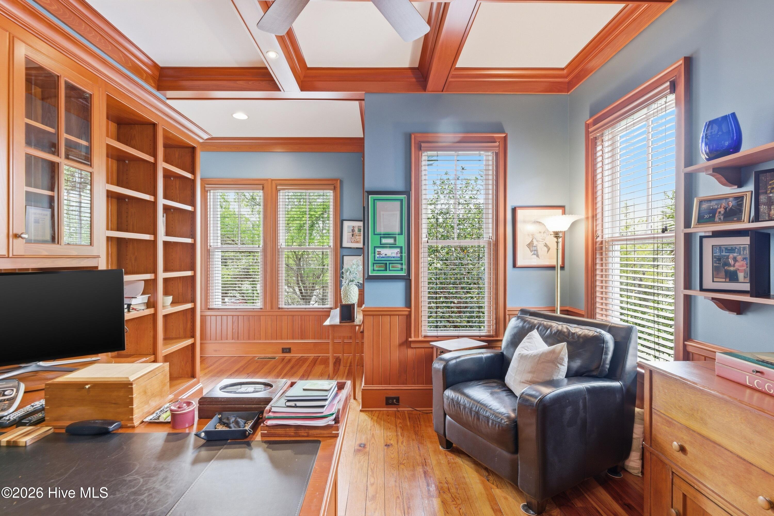 100564058 | Photo 44