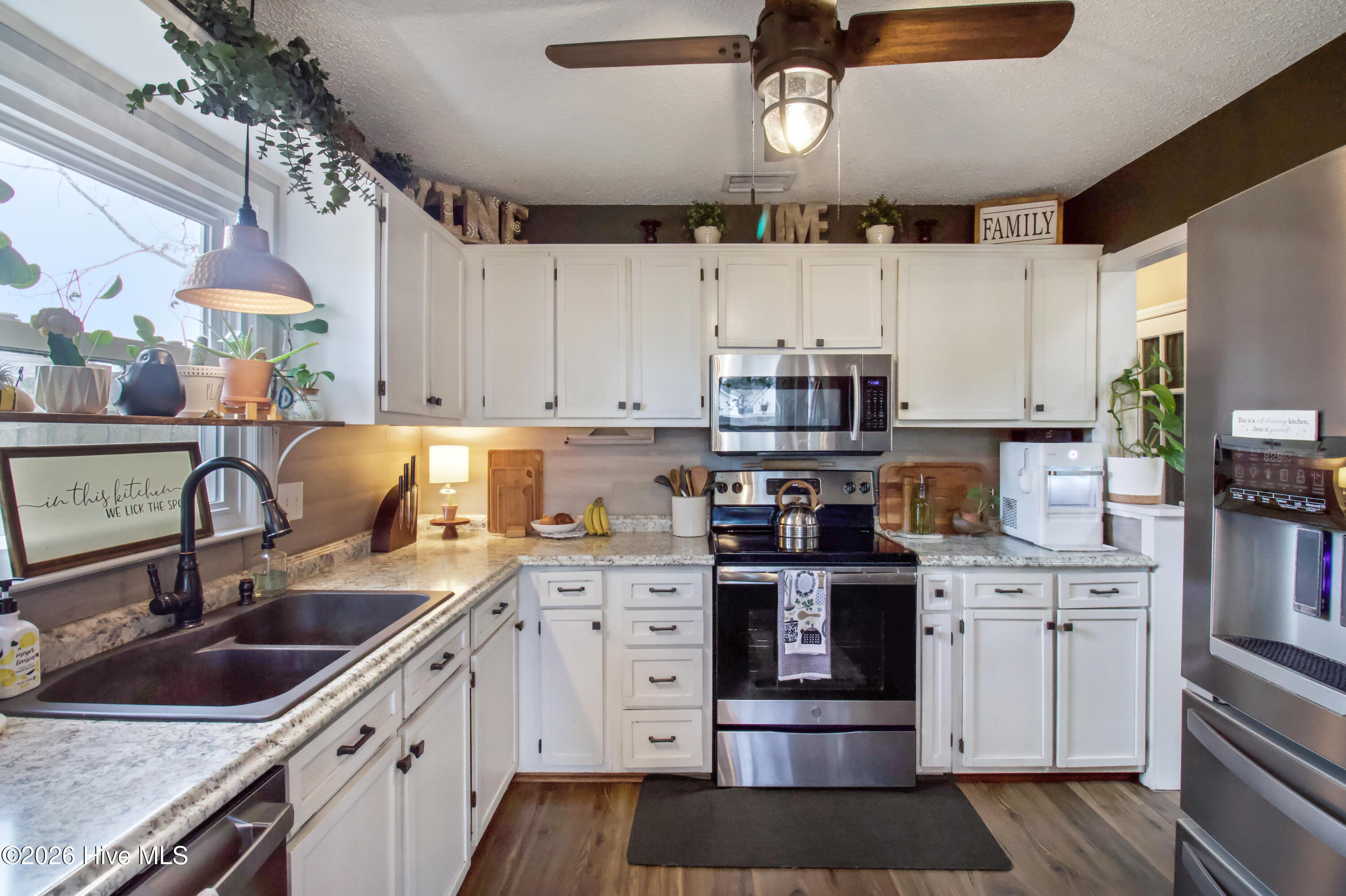 100559639 | Photo 20