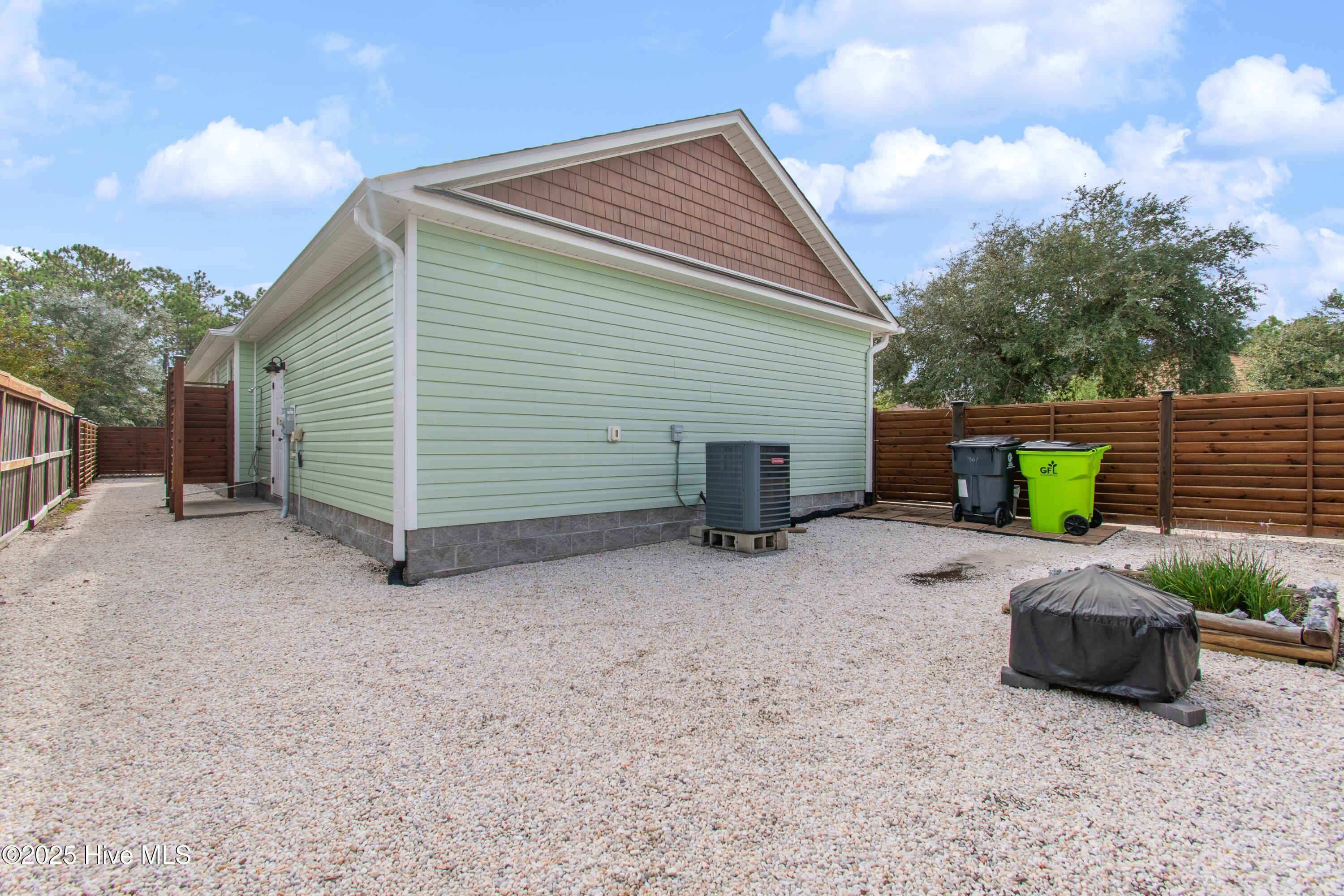 100538437 | Photo 35