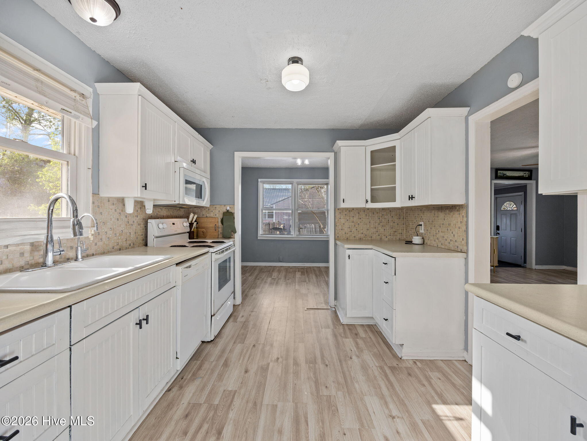 100563356 | Photo 17