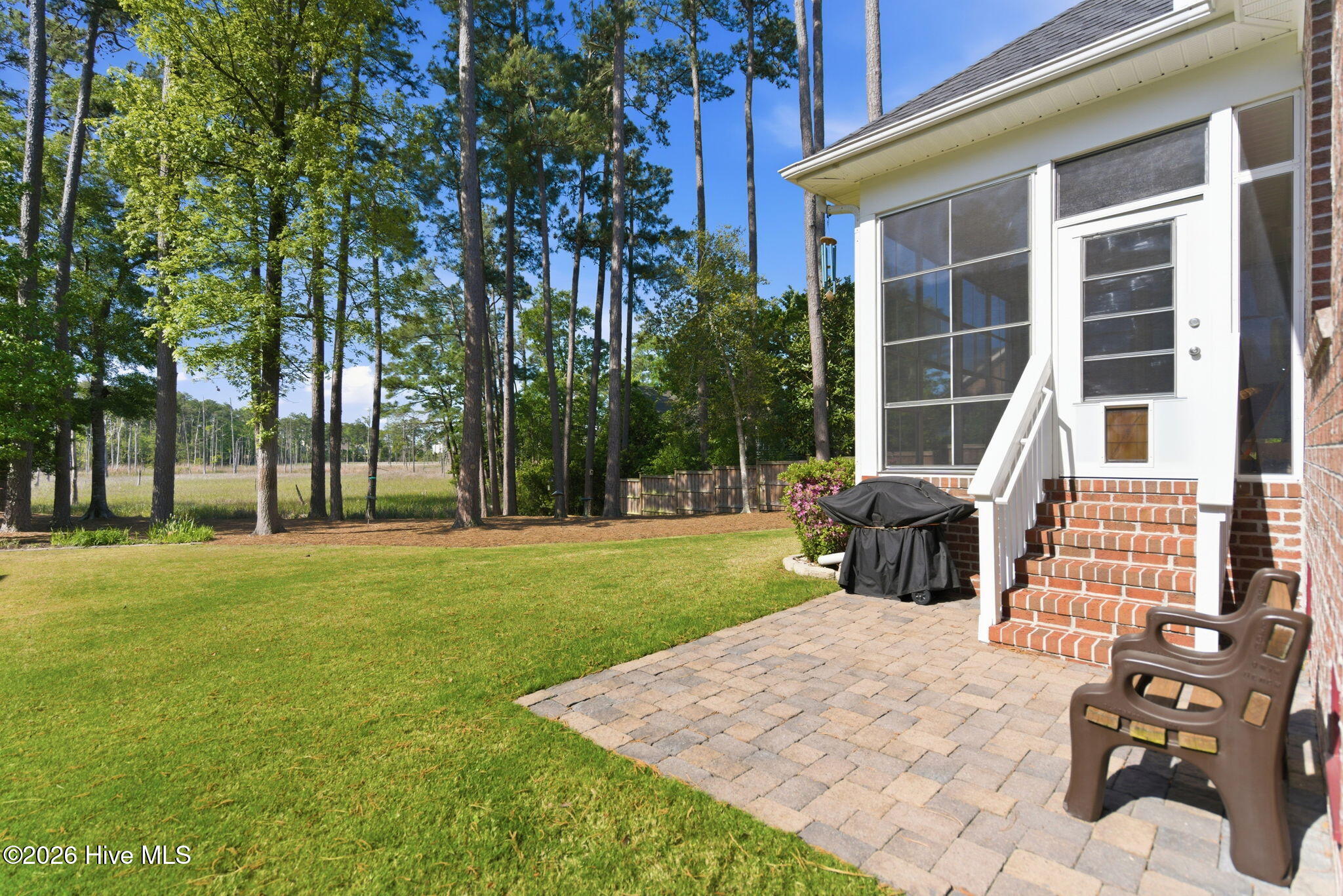 100569410 | Photo 51