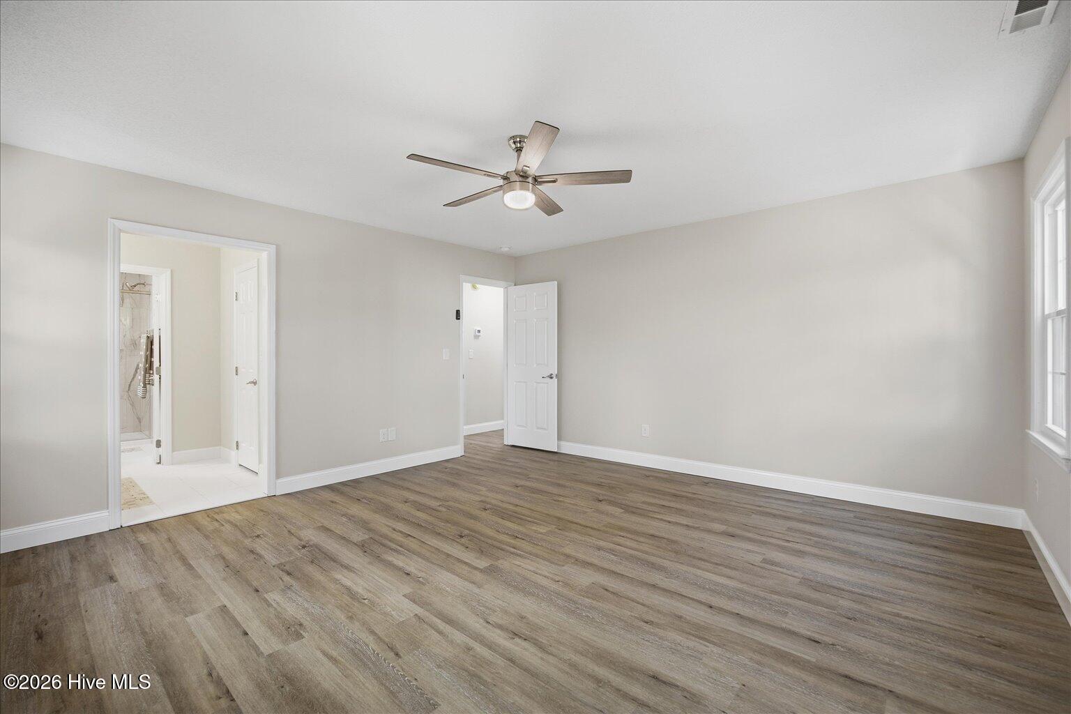 100555379 | Photo 45