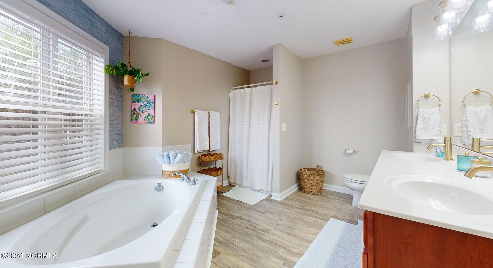 100537994 | Photo 25