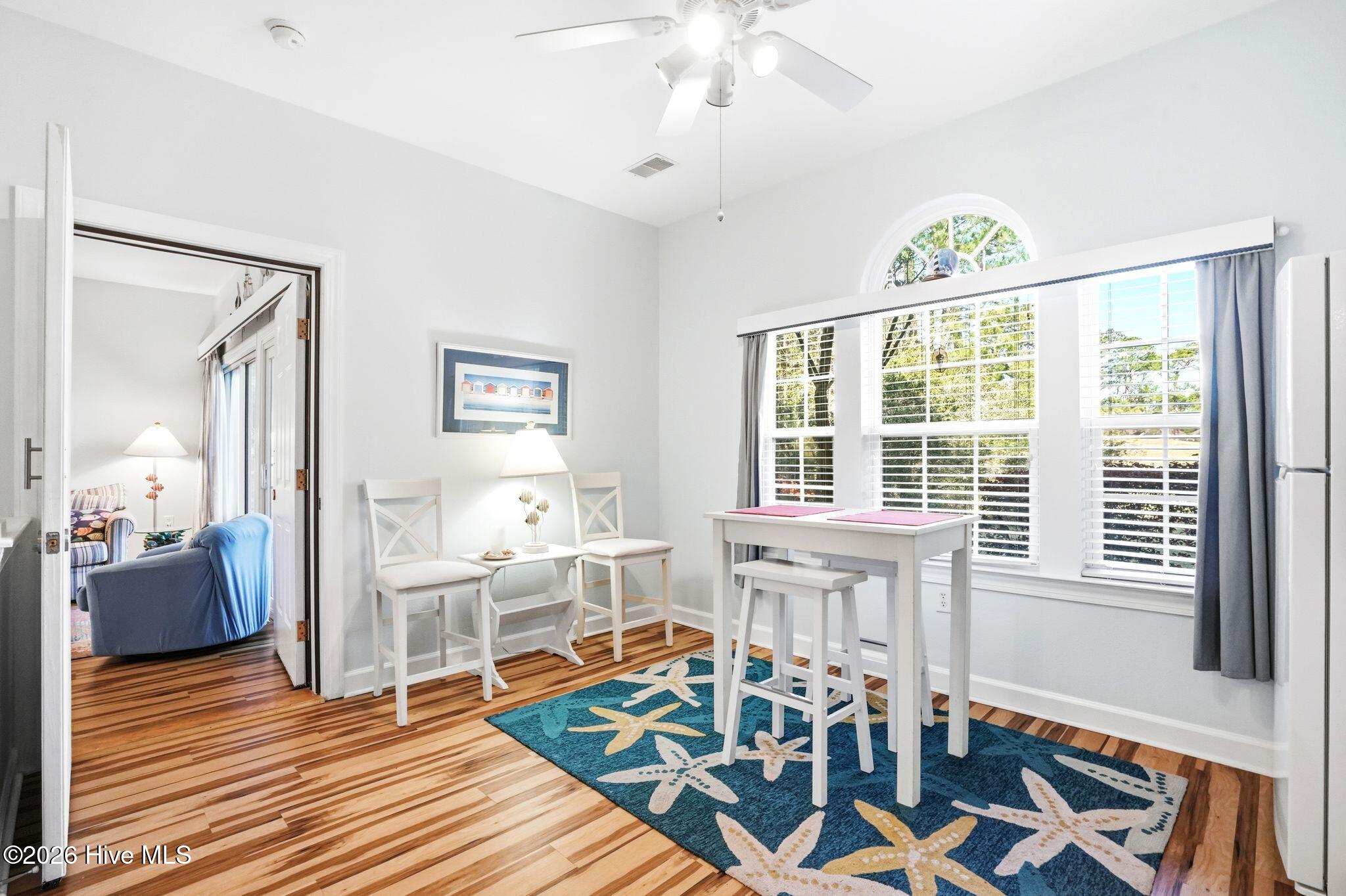 100565288 | Photo 15