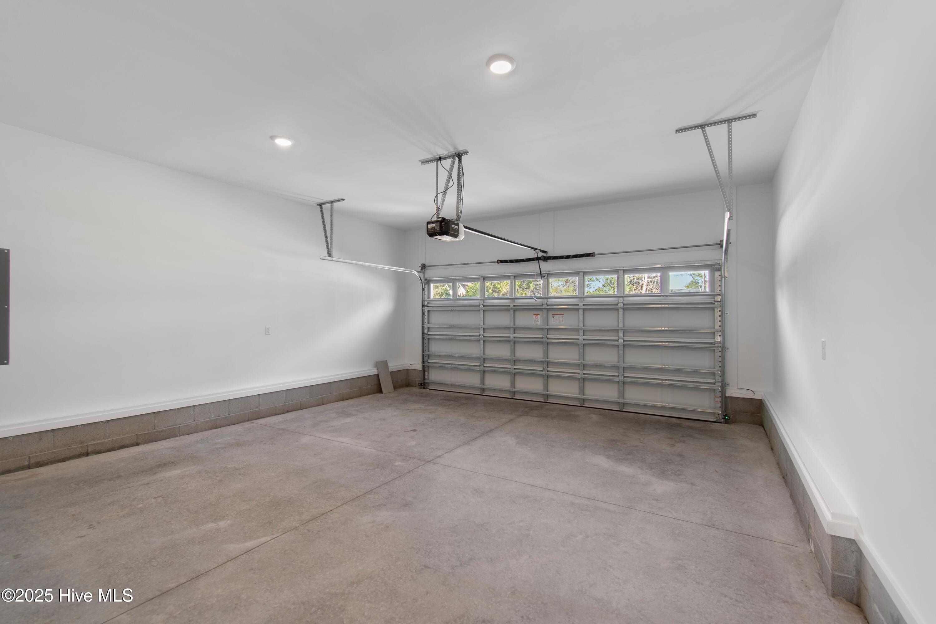 100520444 | Photo 56