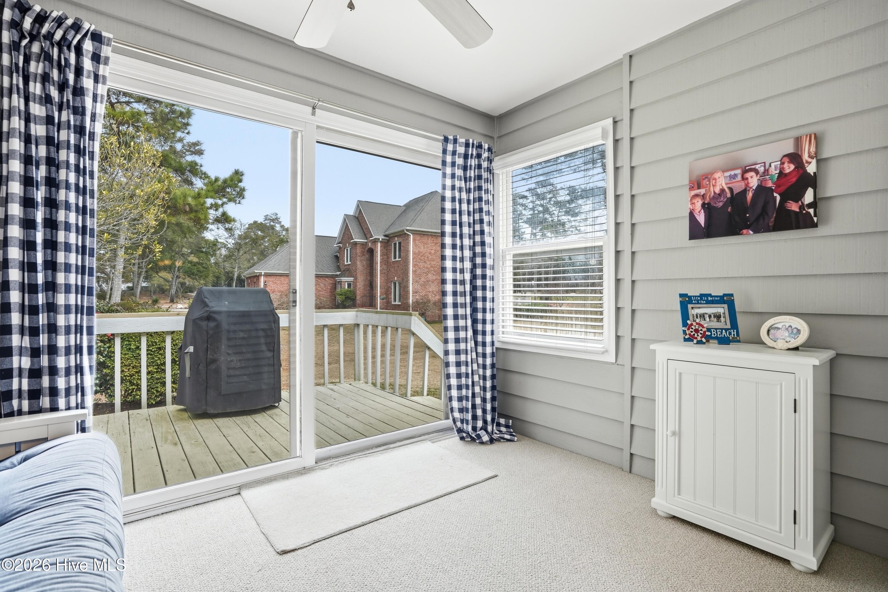 100556629 | Photo 25