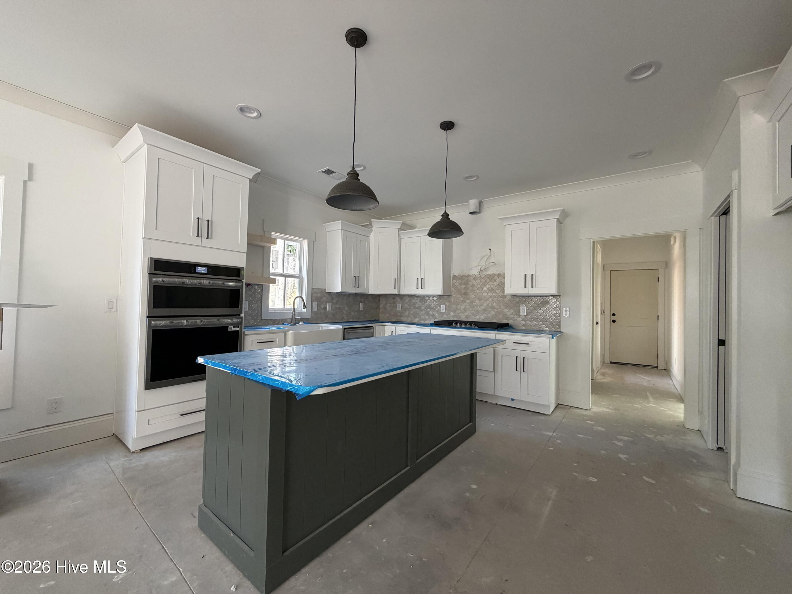 100531409 | Photo 11